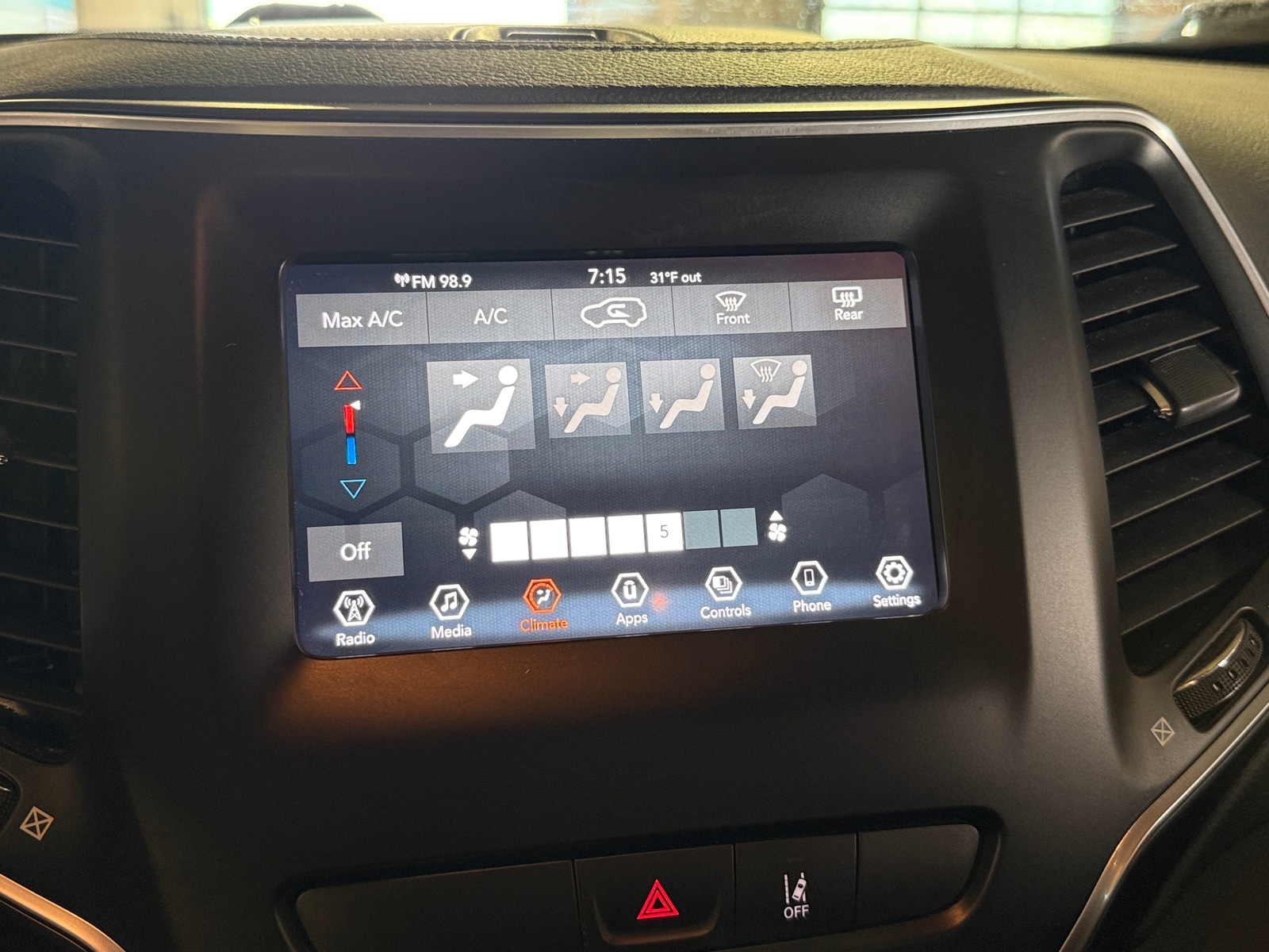 Thumbnail: 2021 Jeep Cherokee - 4