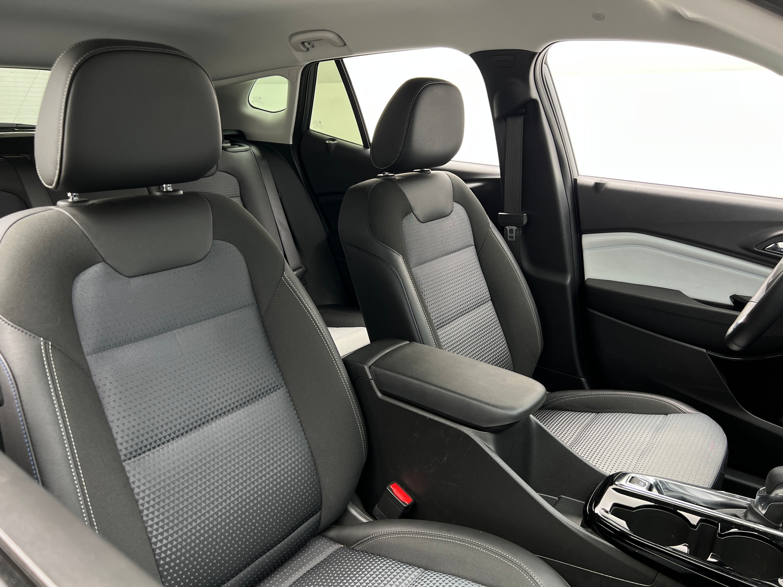 Thumbnail: 2025 Chevrolet Trax - 2