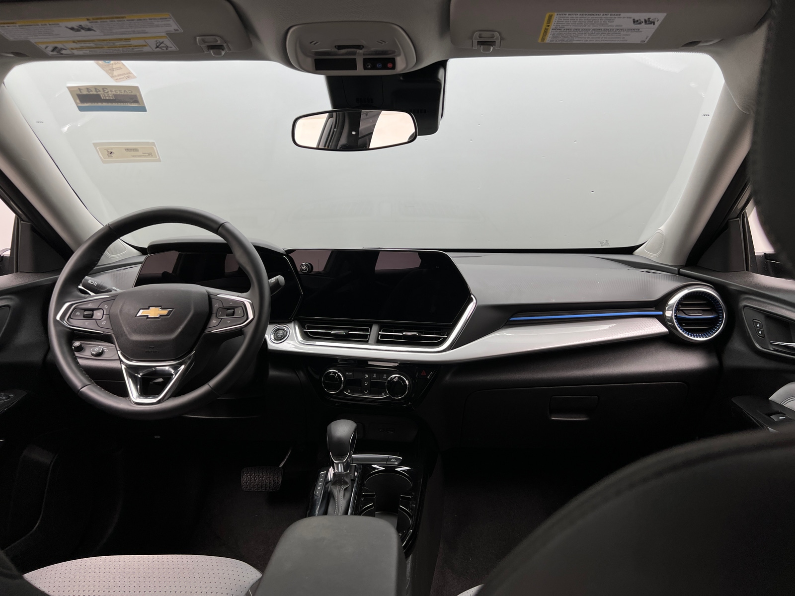 Thumbnail: 2025 Chevrolet Trax - 3