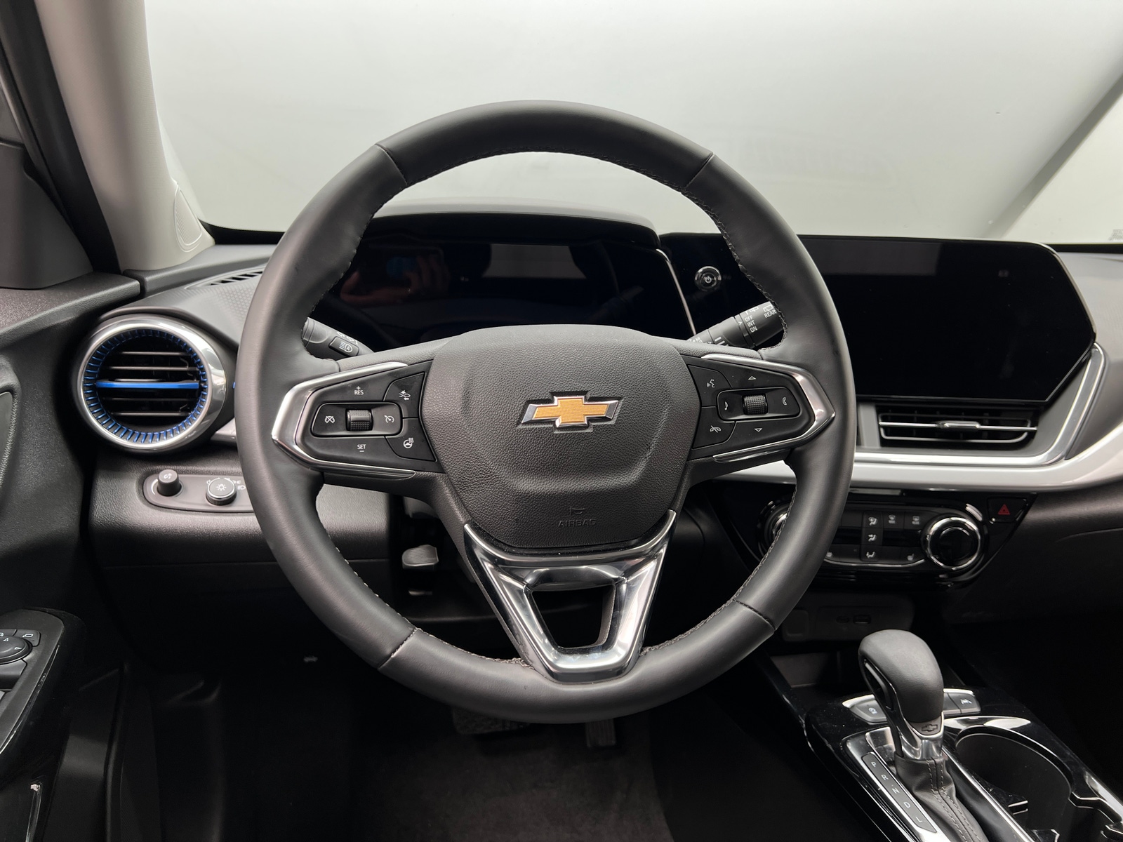 Thumbnail: 2025 Chevrolet Trax - 5