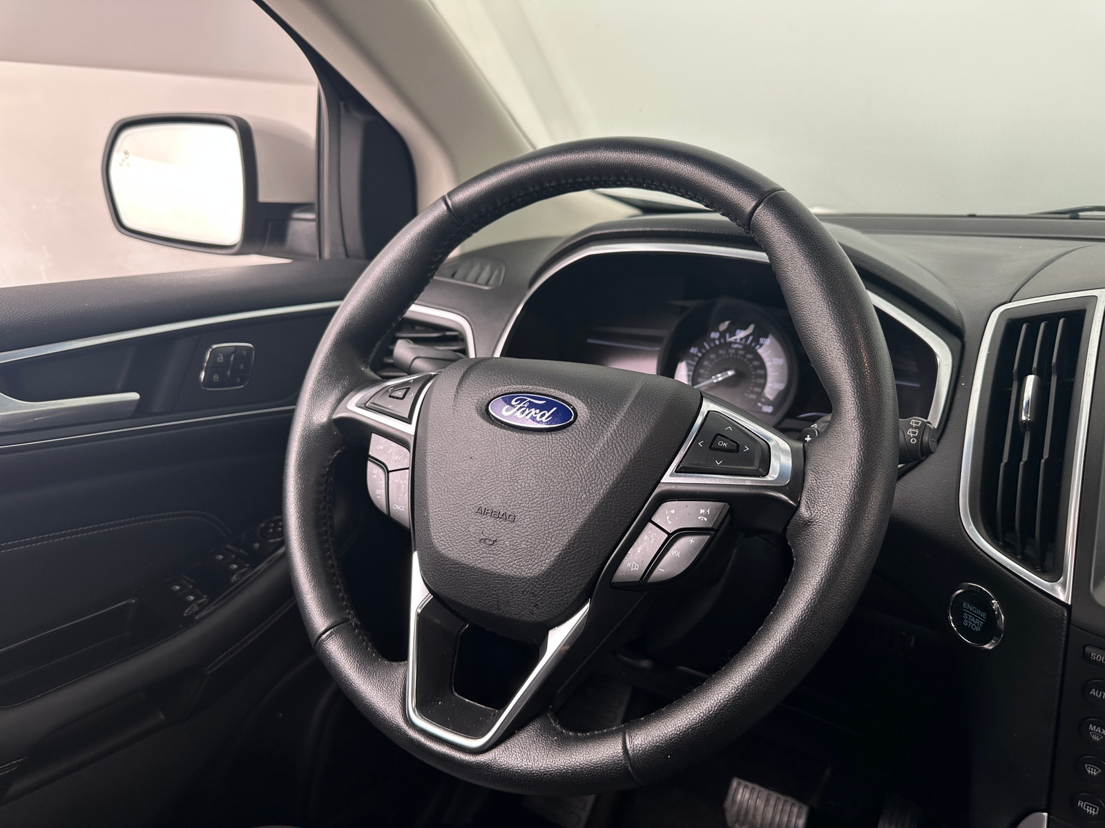 Thumbnail: 2017 Ford Edge - 4