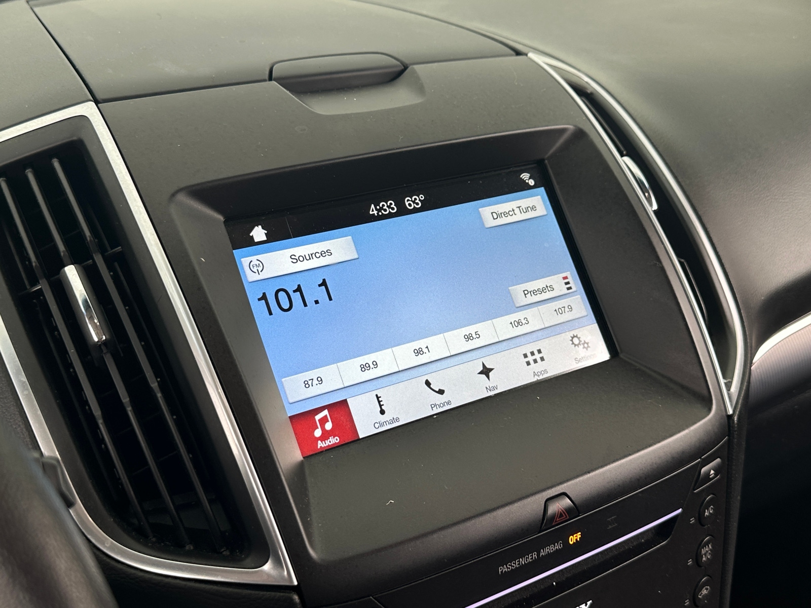 Thumbnail: 2017 Ford Edge - 3