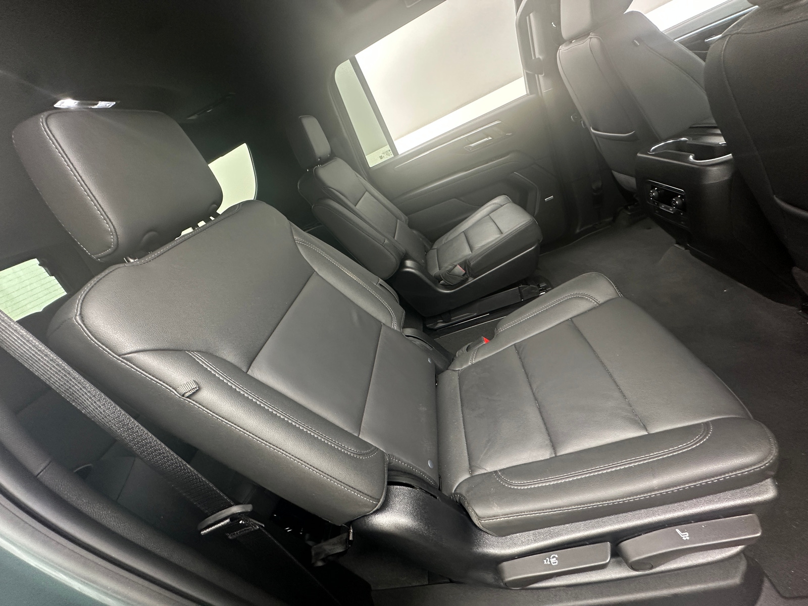 Thumbnail: 2025 Chevrolet Suburban - 5