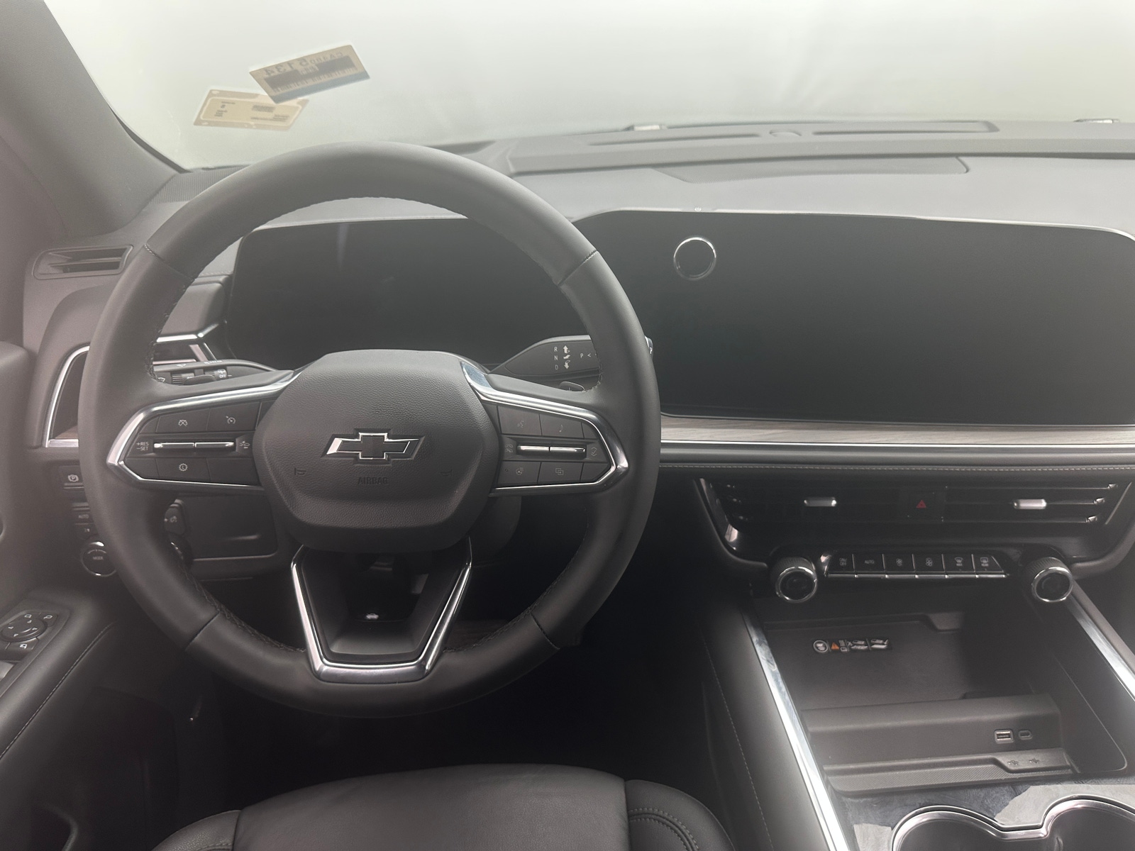 Thumbnail: 2025 Chevrolet Suburban - 4