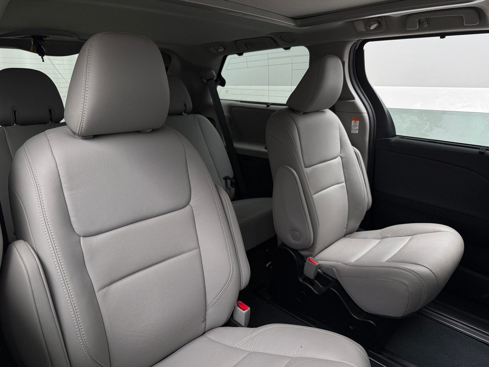 Thumbnail: 2019 Toyota Sienna - 5