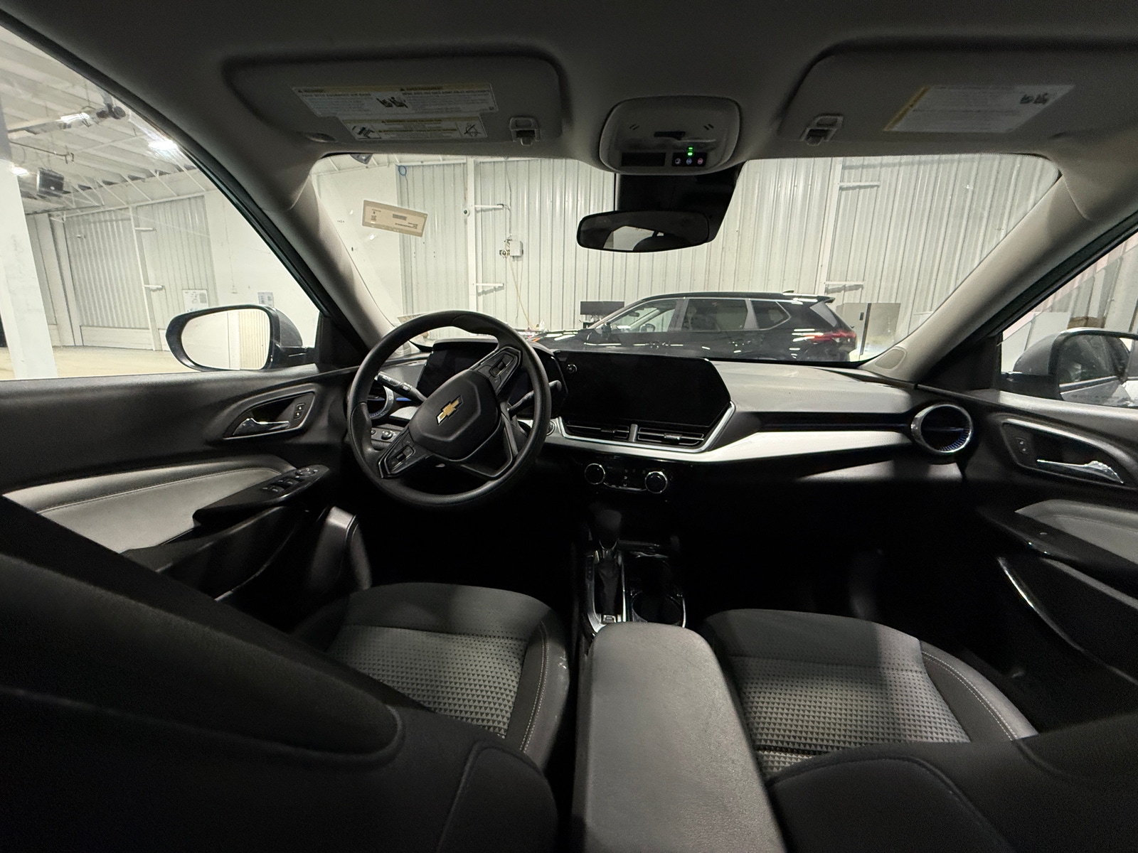 Thumbnail: 2025 Chevrolet Trax - 3