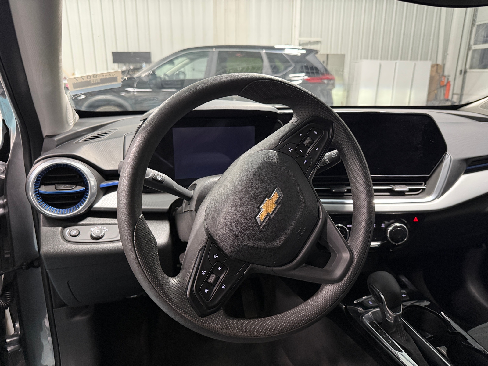 Thumbnail: 2025 Chevrolet Trax - 5