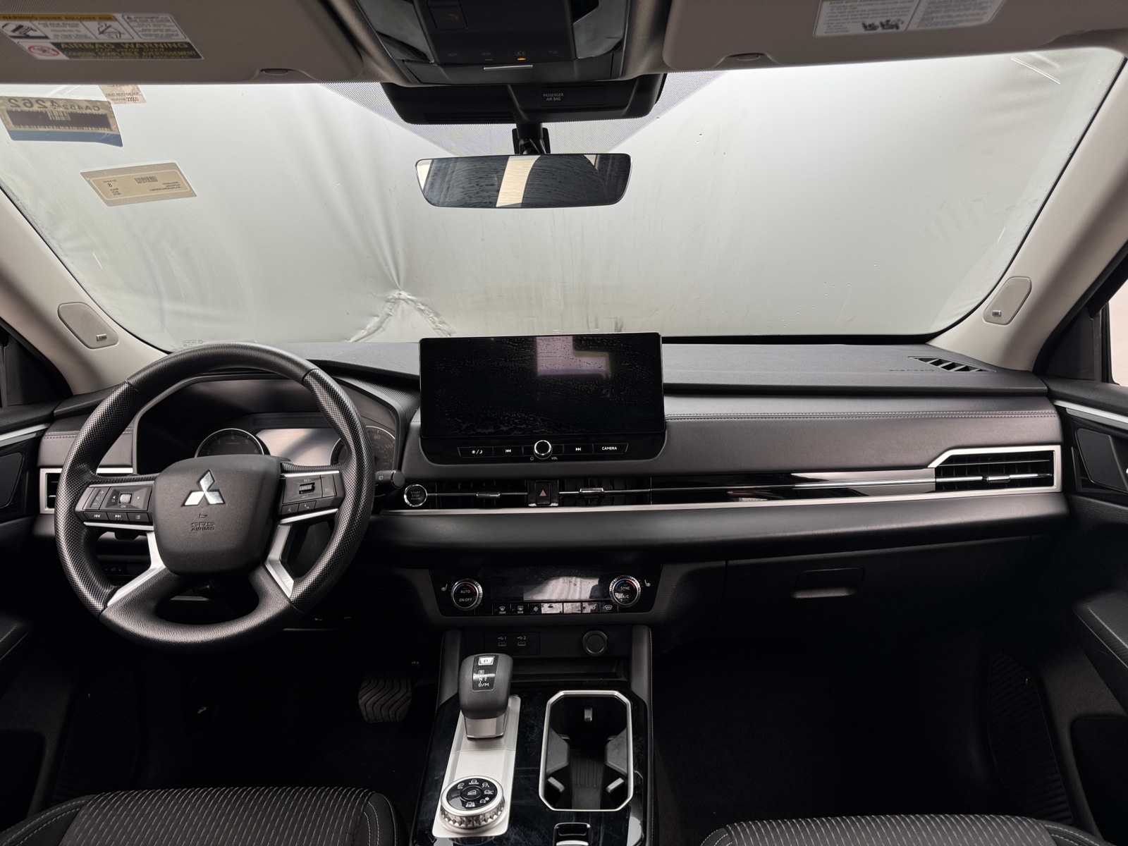 Thumbnail: 2025 Mitsubishi Outlander - 3