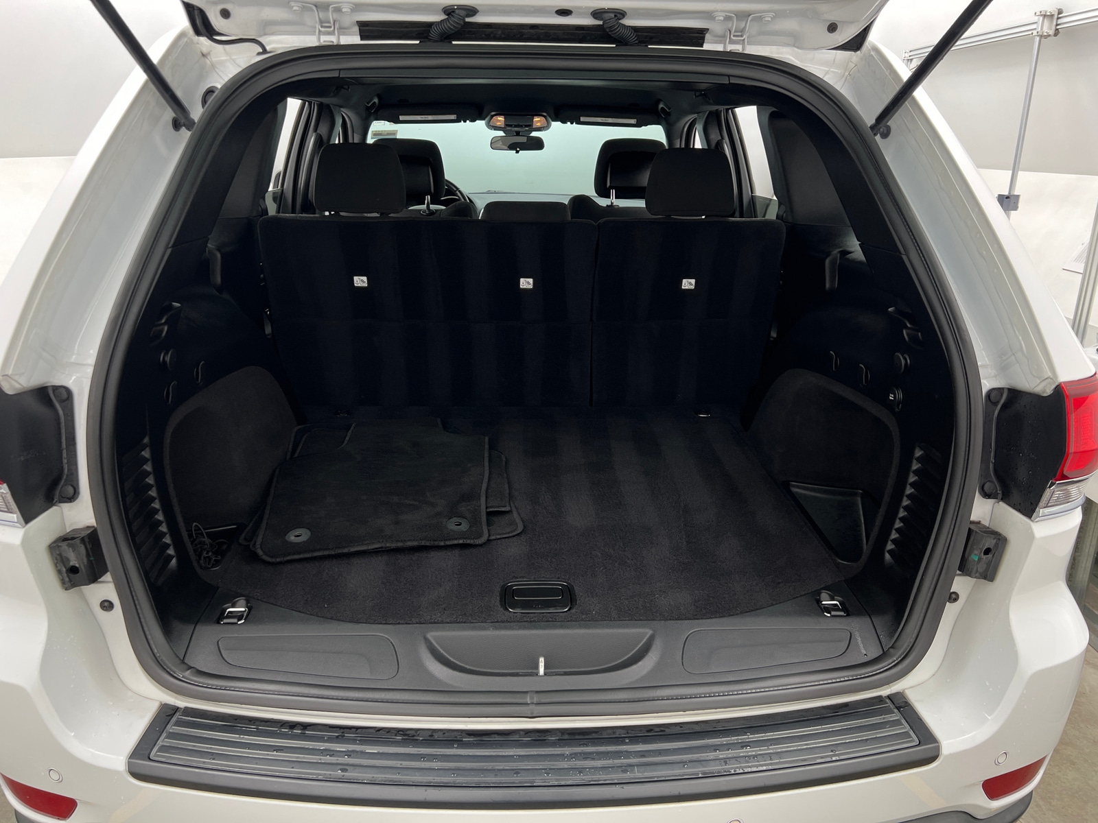 Thumbnail: 2021 Jeep Grand Cherokee - 7