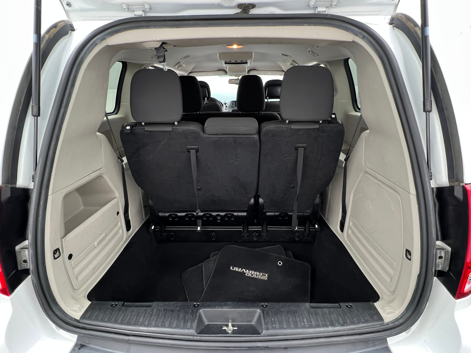 Thumbnail: 2017 Dodge Grand Caravan - 7