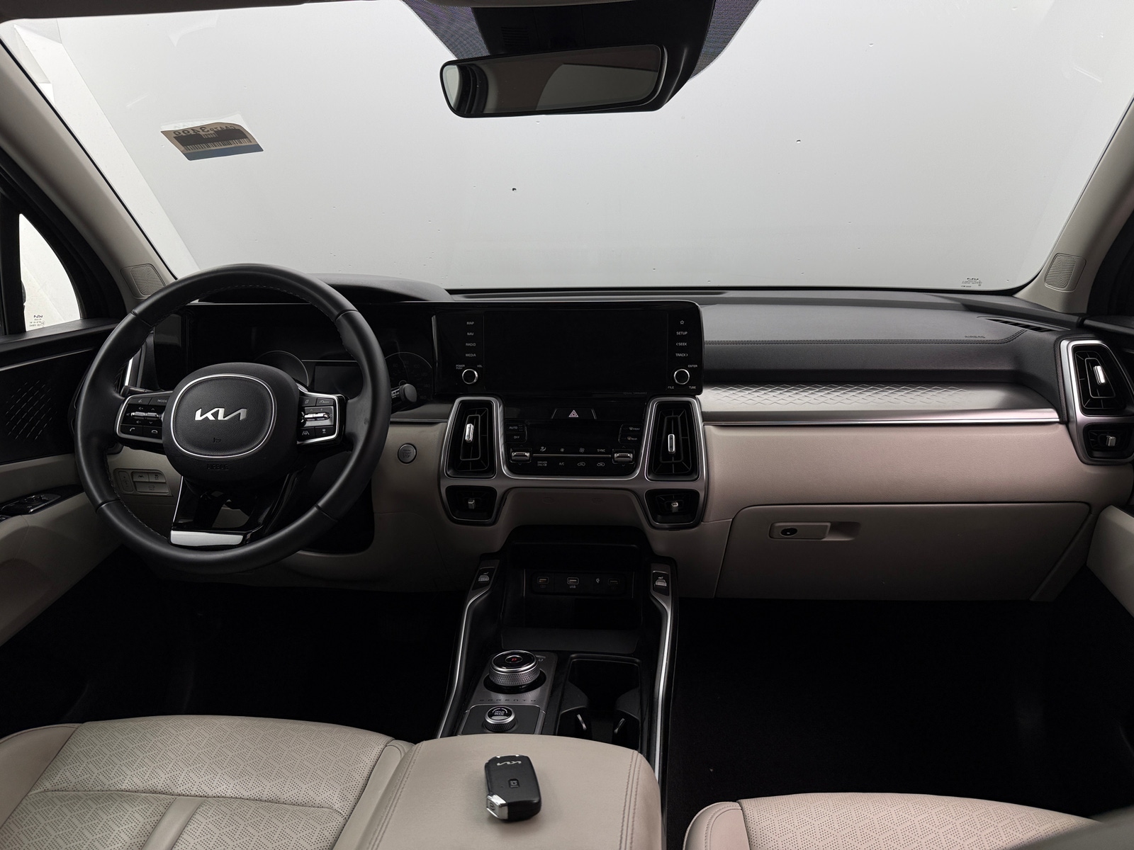 Thumbnail: 2023 Kia Sorento - 2