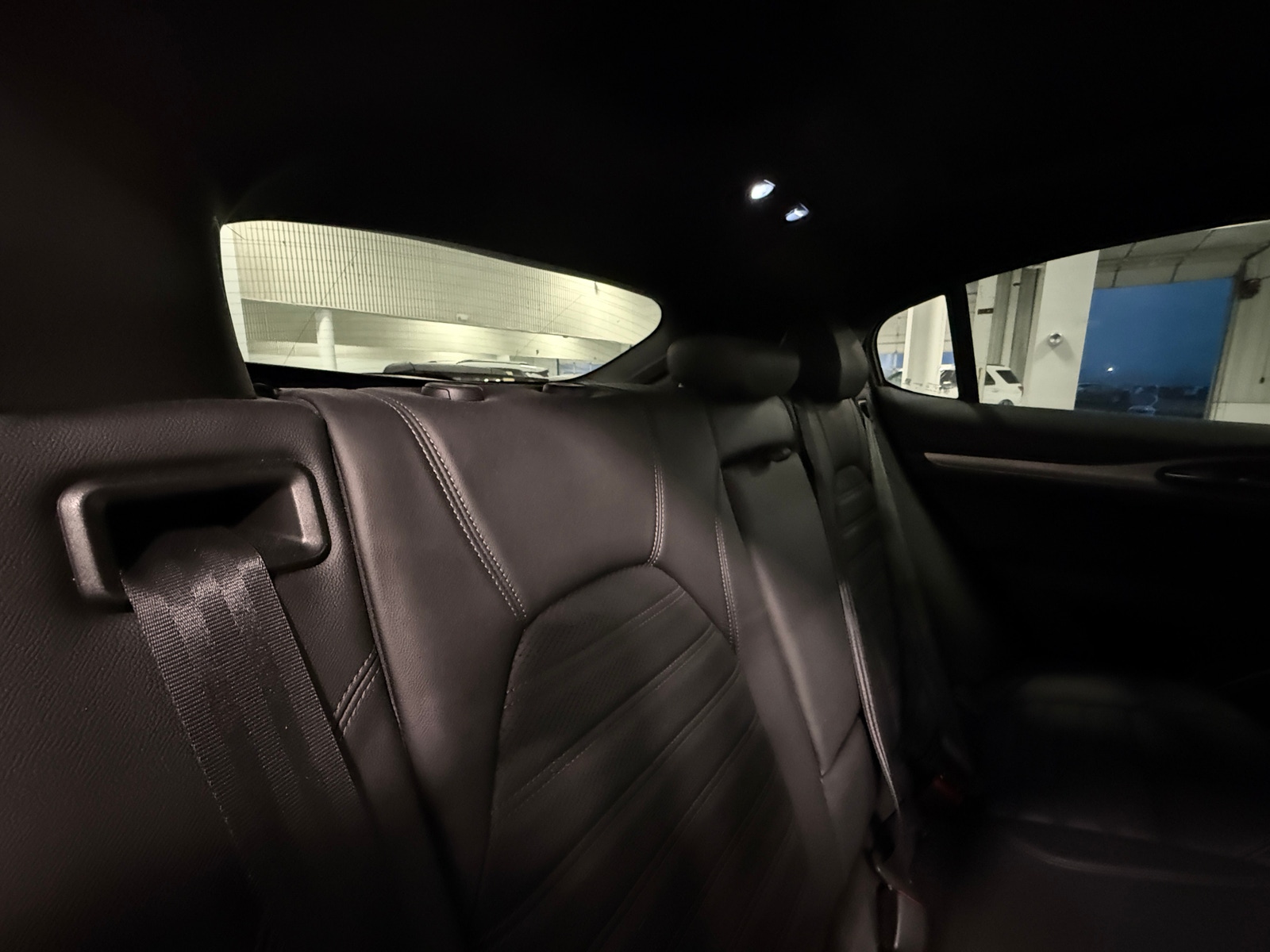 Thumbnail: 2022 Alfa Romeo Stelvio - 5