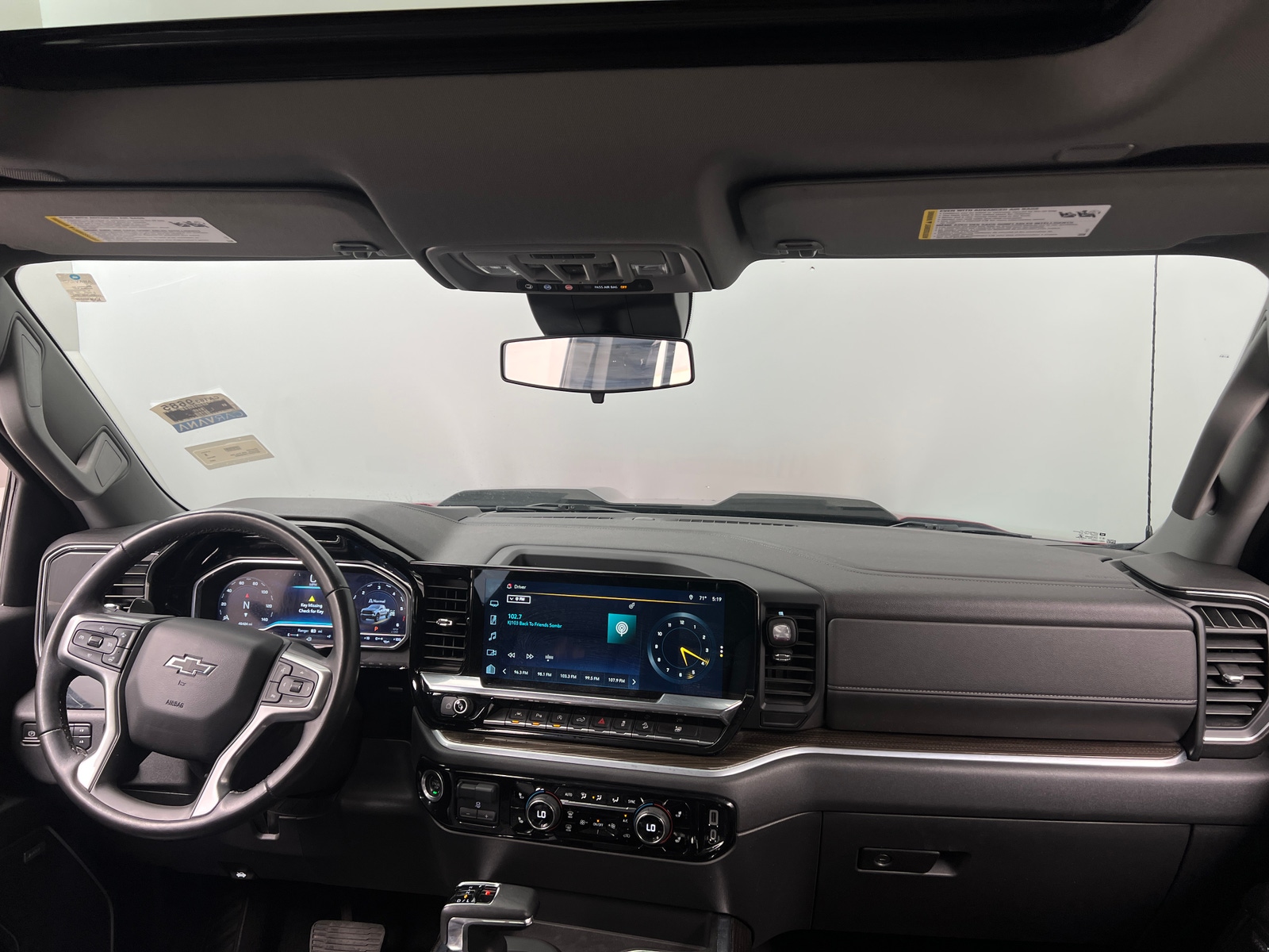 Thumbnail: 2022 Chevrolet Silverado 1500 - 3