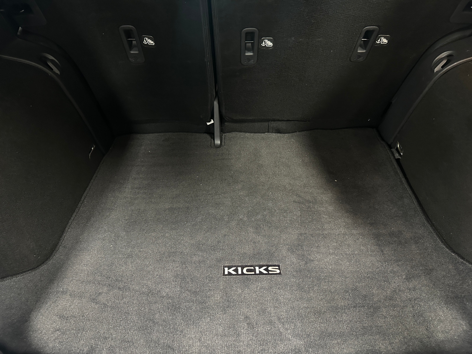 Thumbnail: 2023 Nissan Kicks - 7