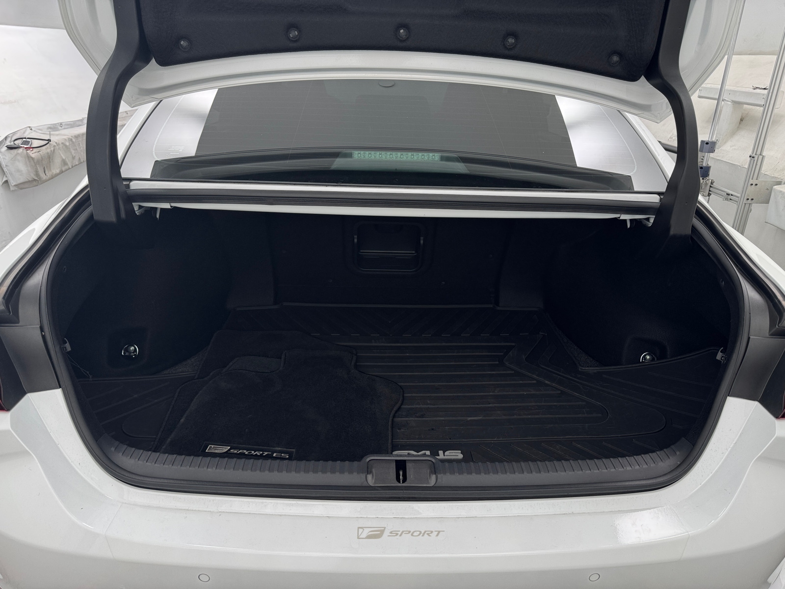 Thumbnail: 2023 Lexus ES - 6