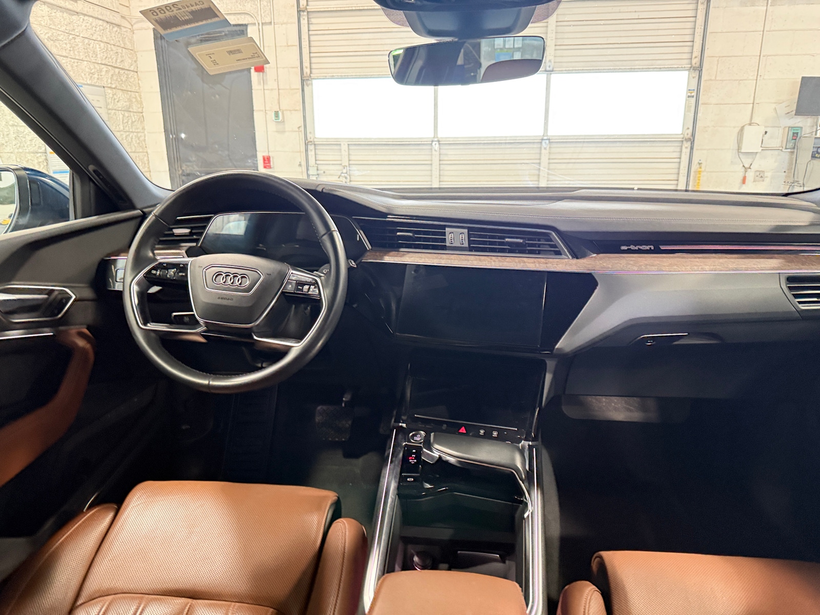 Thumbnail: 2019 Audi e-tron - 2