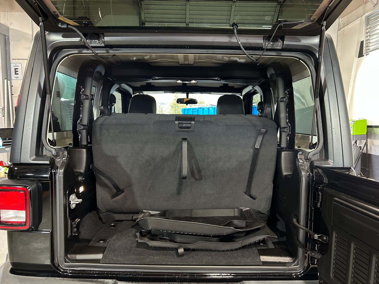 Thumbnail: 2020 Jeep Wrangler - 7