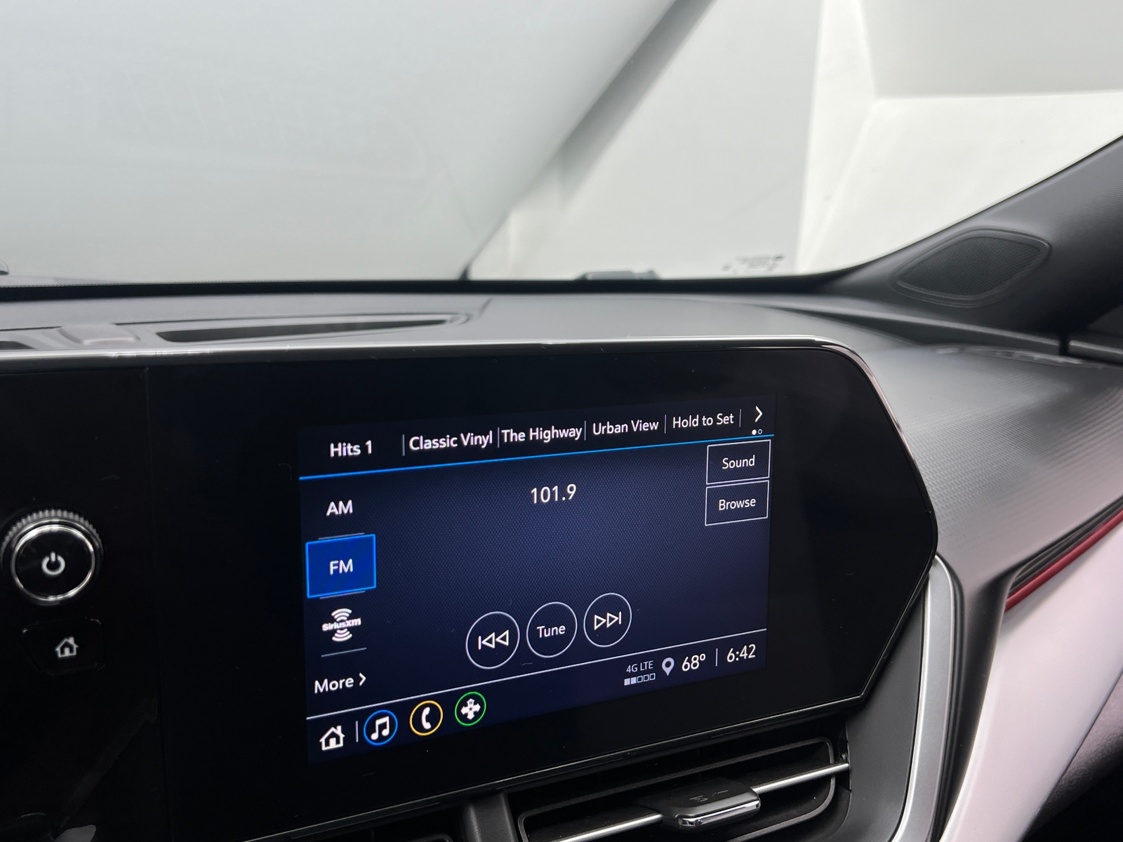 Thumbnail: 2025 Chevrolet Trax - 4