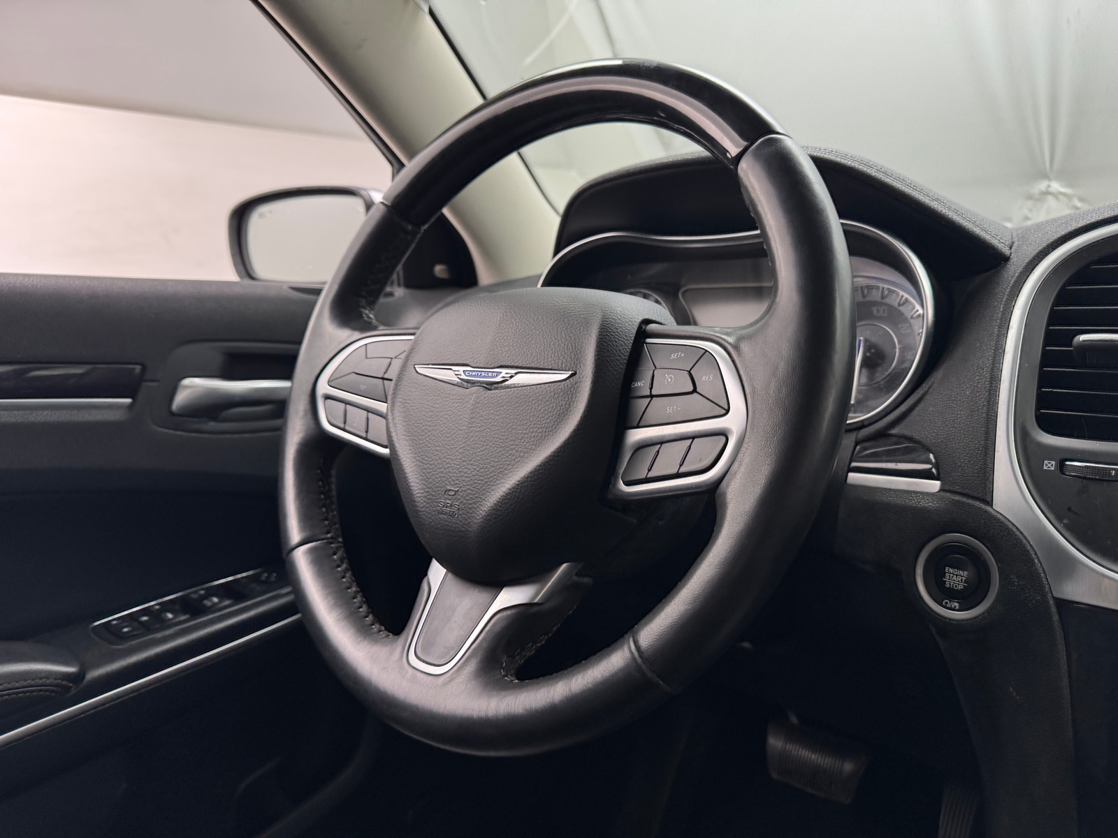 Thumbnail: 2019 Chrysler 300 - 4