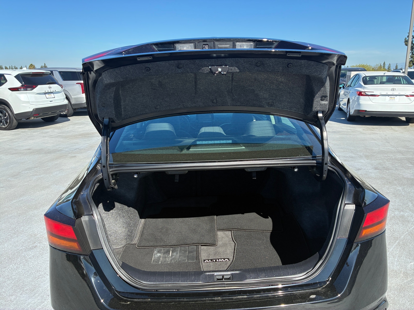 Thumbnail: 2025 Nissan Altima - 6