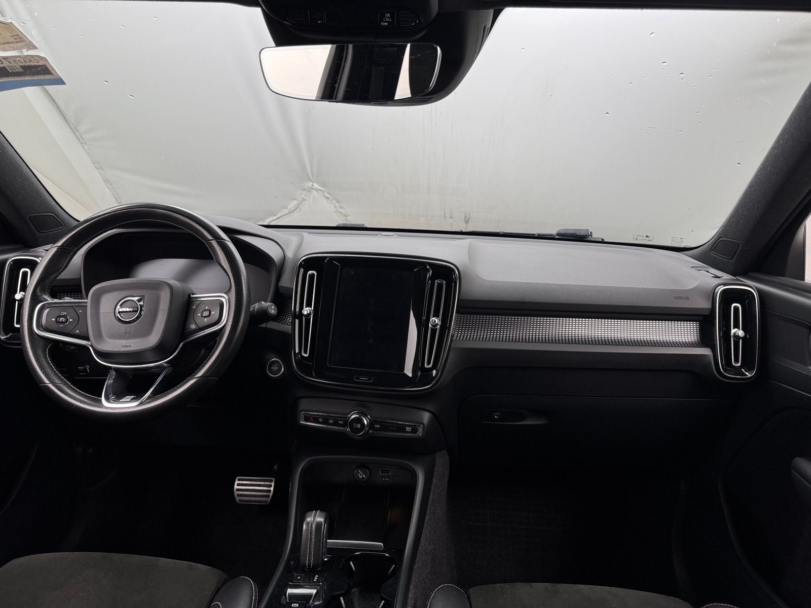 Thumbnail: 2019 Volvo XC40 - 3