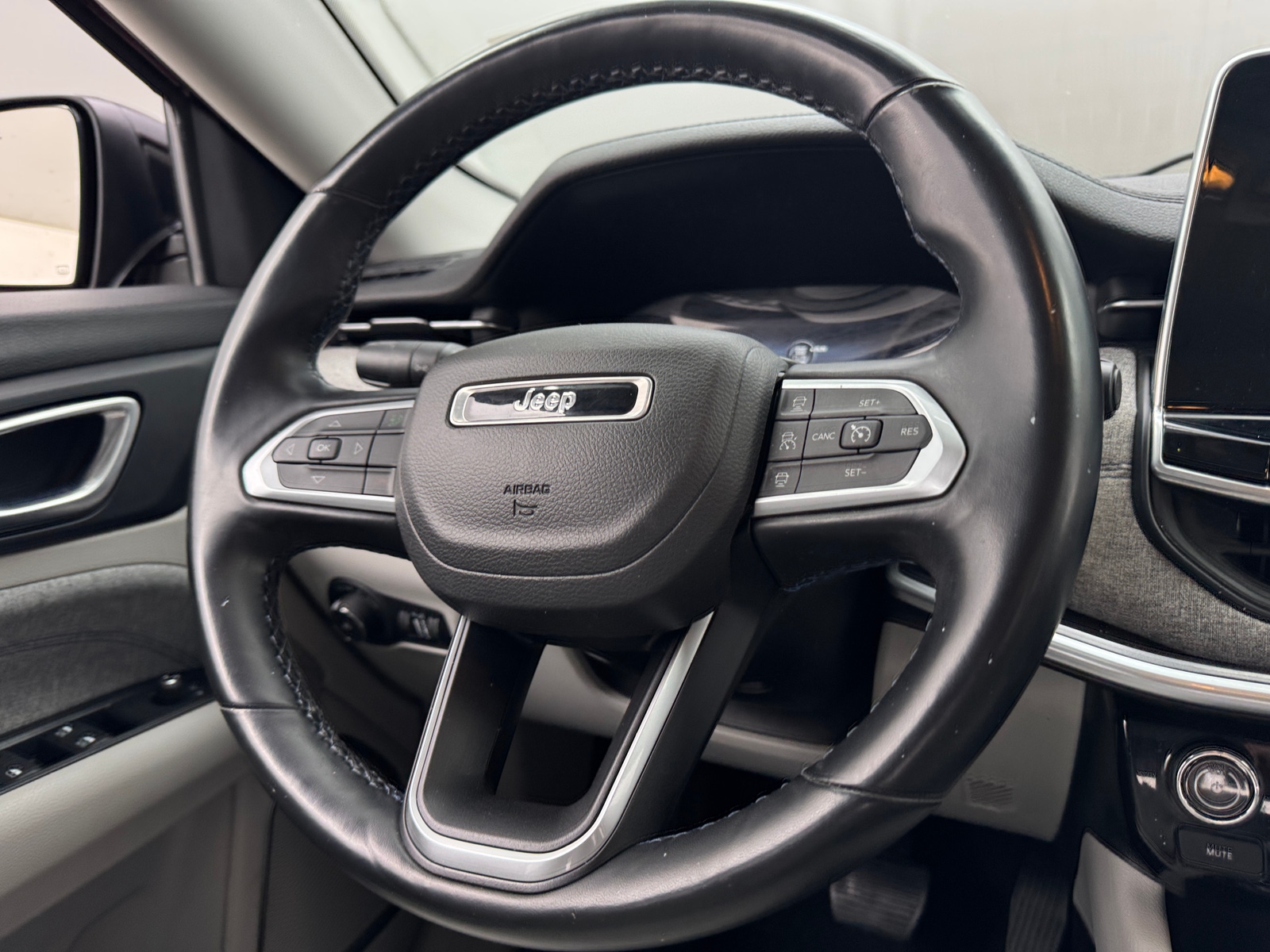 Thumbnail: 2022 Jeep Compass - 4