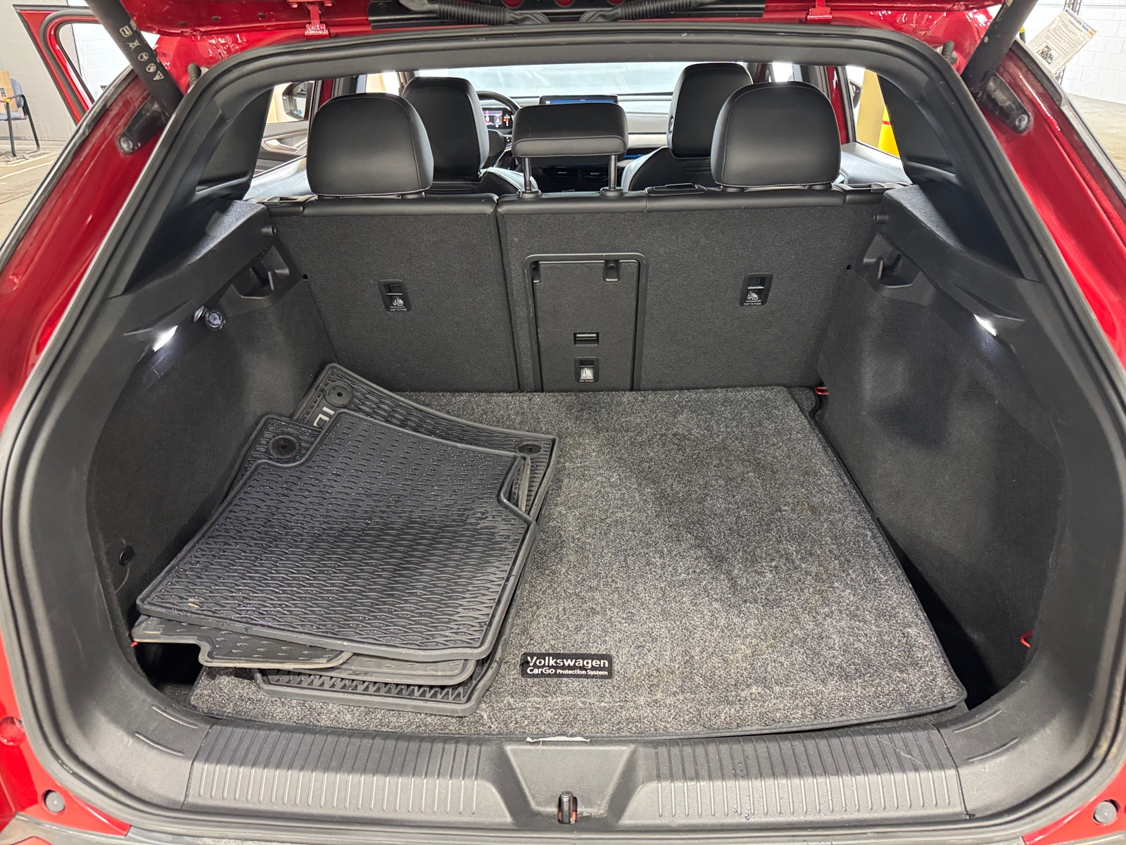 Thumbnail: 2023 Volkswagen ID.4 - 6