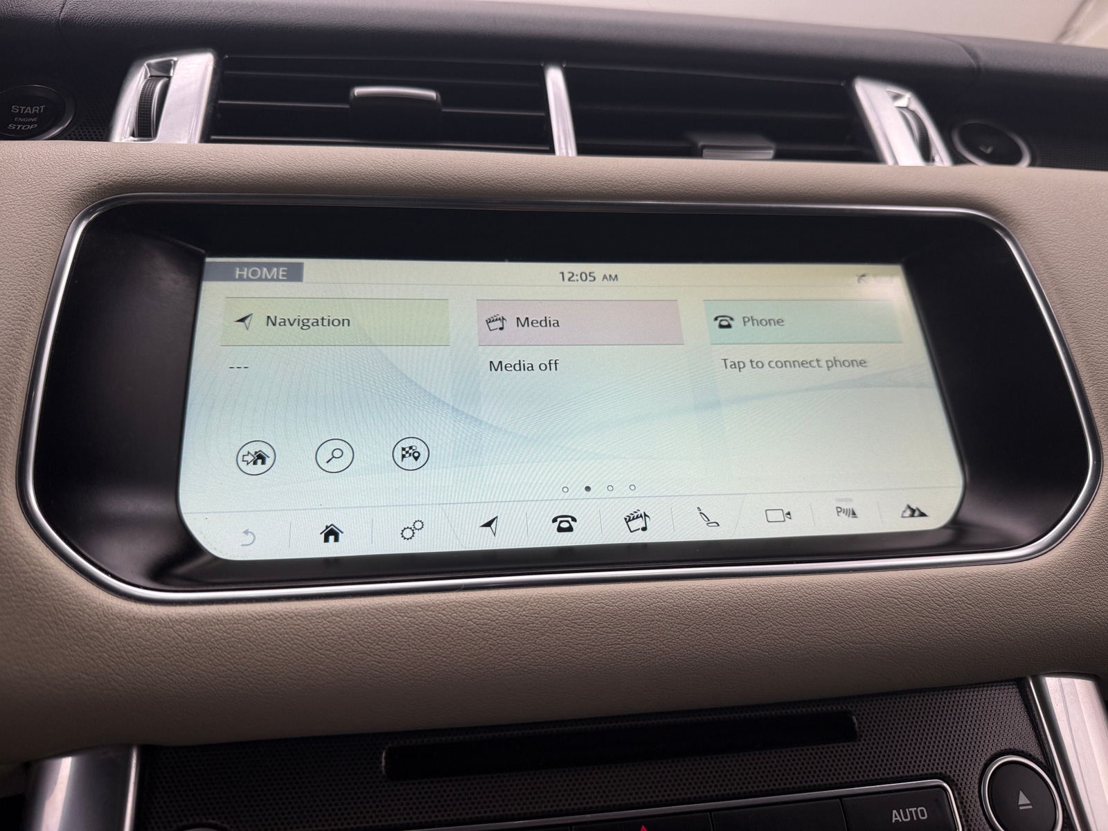 Thumbnail: 2017 Land Rover Range Rover Sport - 3