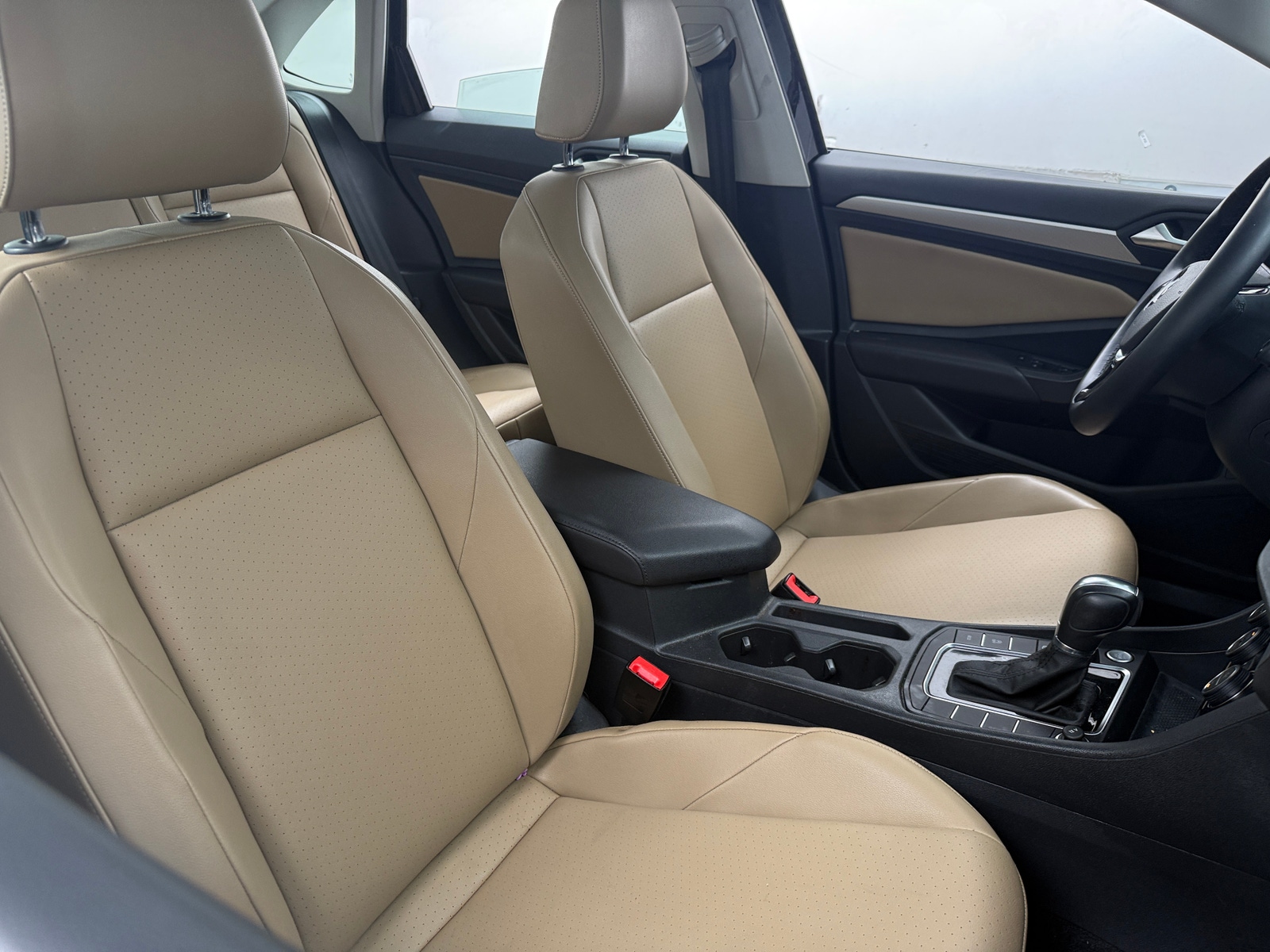 Thumbnail: 2019 Volkswagen Jetta - 2