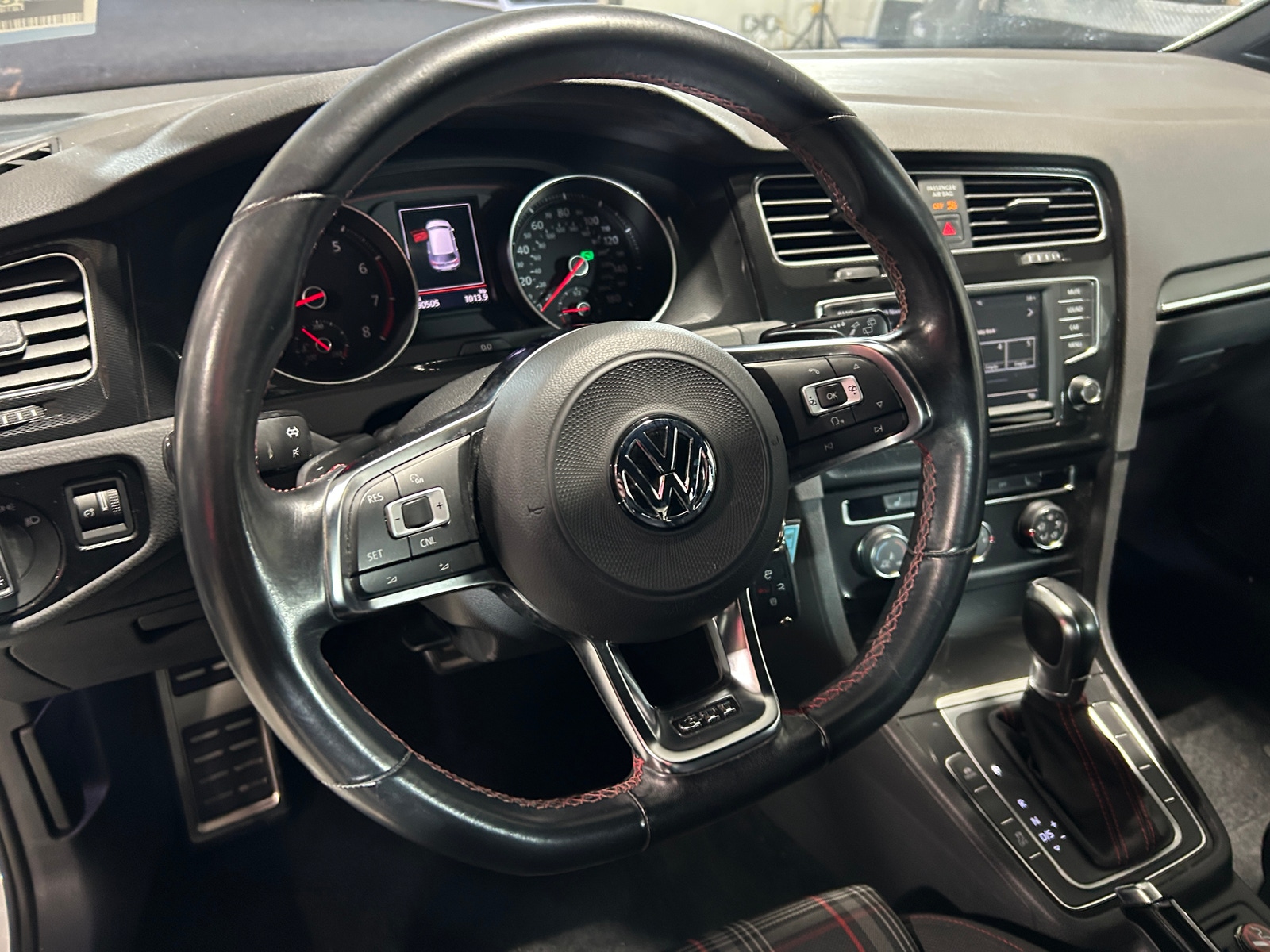 Thumbnail: 2017 Volkswagen Golf - 5