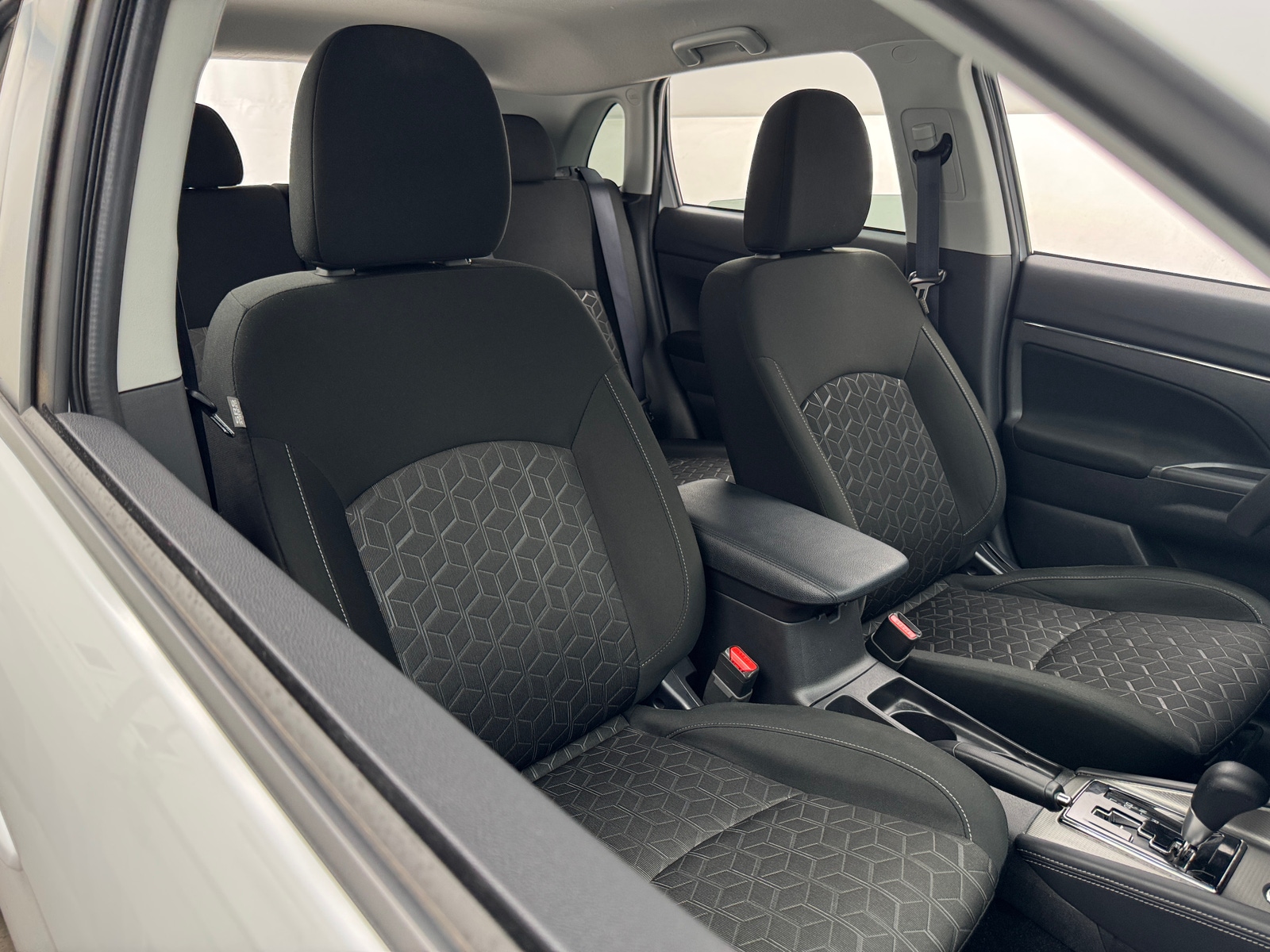 Thumbnail: 2023 Mitsubishi Outlander Sport - 2