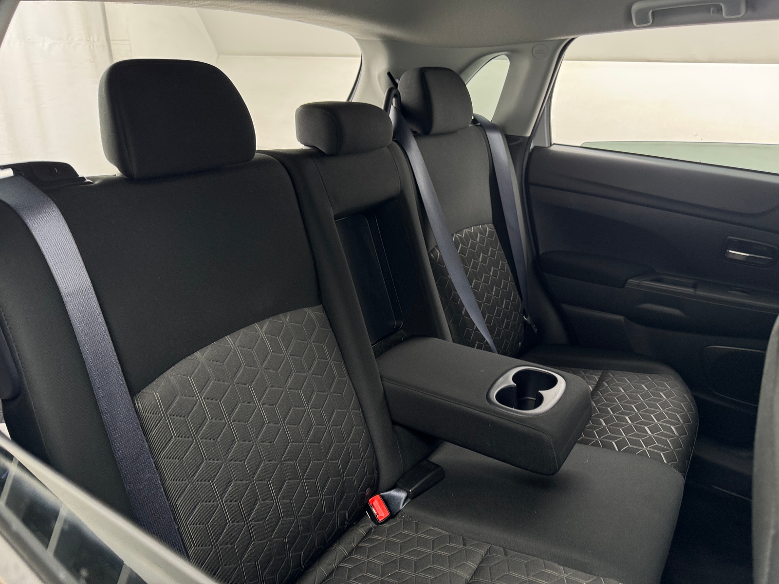 Thumbnail: 2023 Mitsubishi Outlander Sport - 6