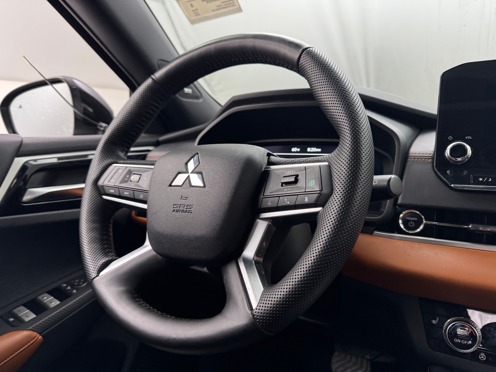 Thumbnail: 2023 Mitsubishi Outlander - 4