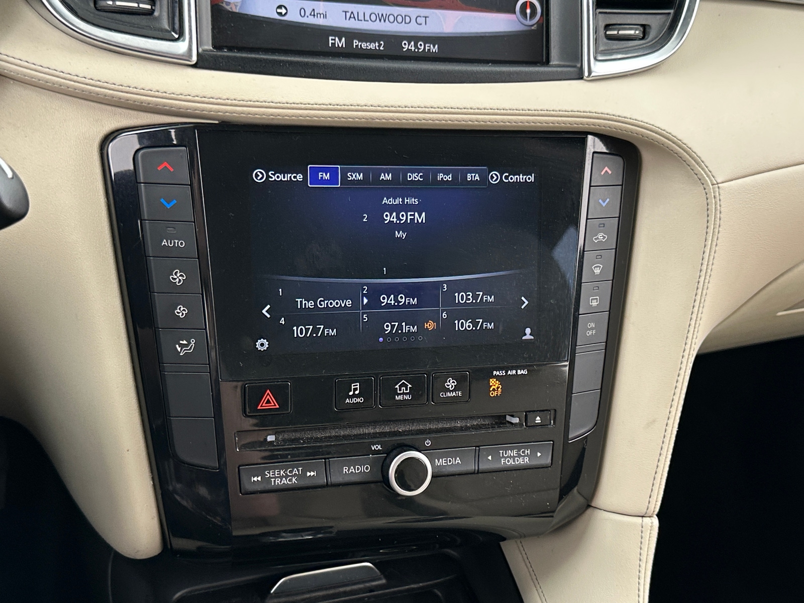 Thumbnail: 2019 INFINITI QX50 - 3