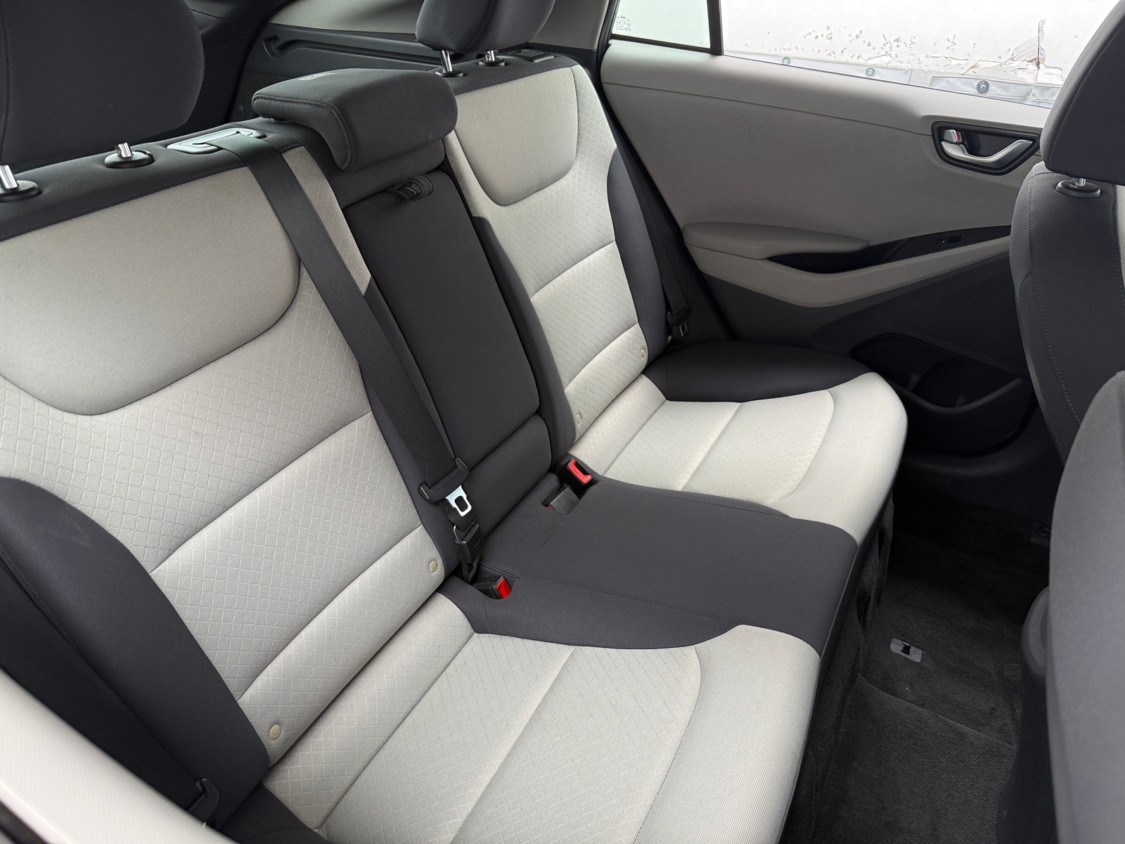 Thumbnail: 2018 Hyundai Ioniq - 6