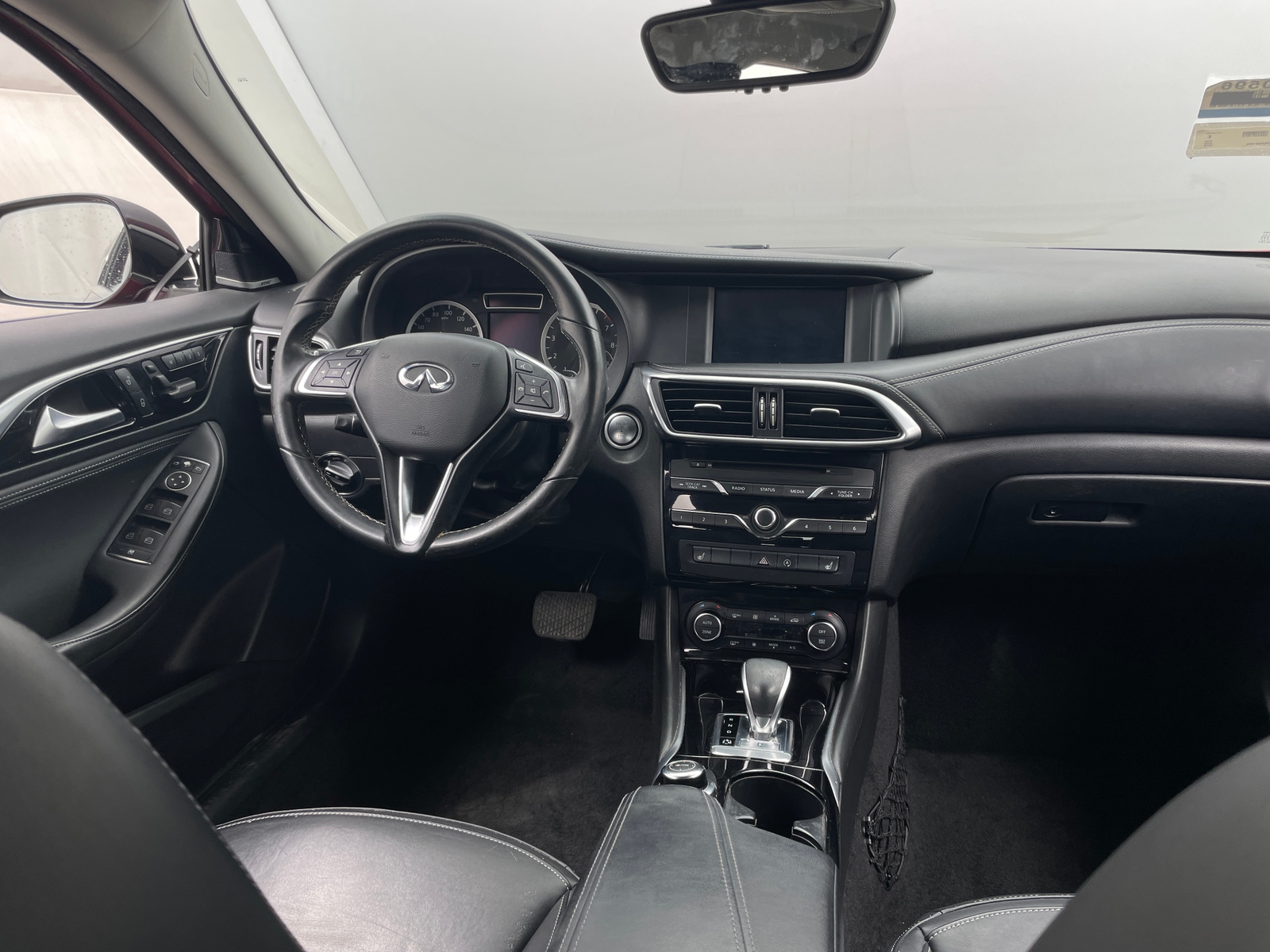 Thumbnail: 2018 INFINITI QX30 - 2