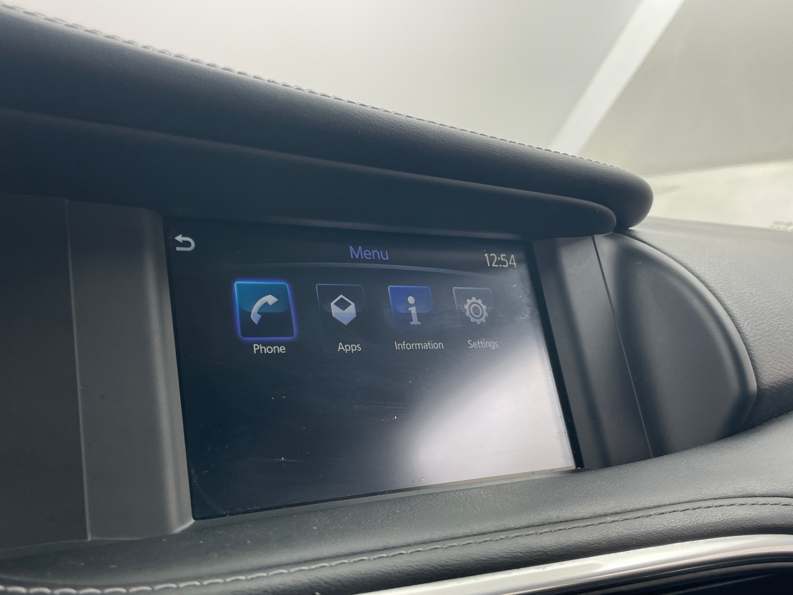 Thumbnail: 2018 INFINITI QX30 - 3