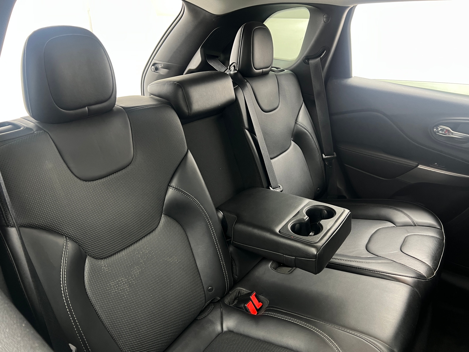 Thumbnail: 2019 Jeep Cherokee - 5