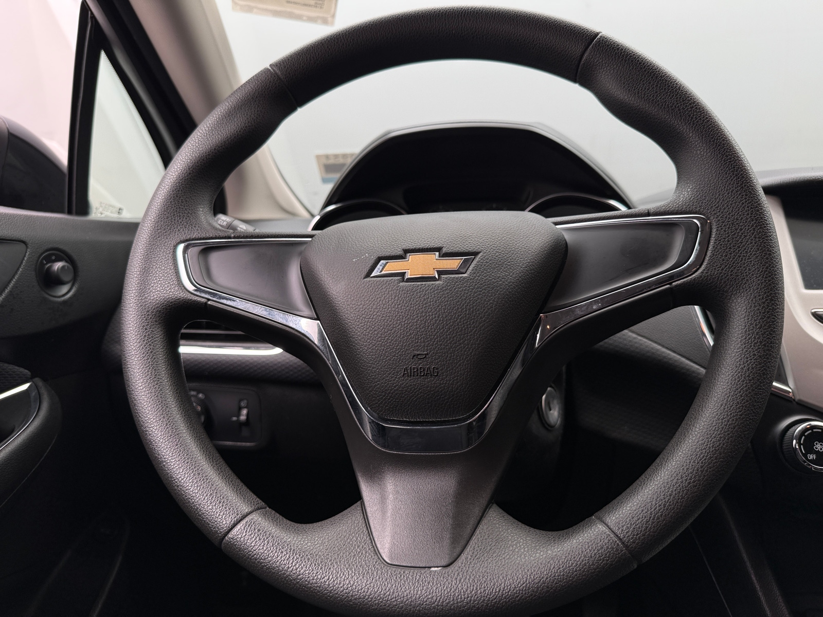 Thumbnail: 2018 Chevrolet Cruze - 5