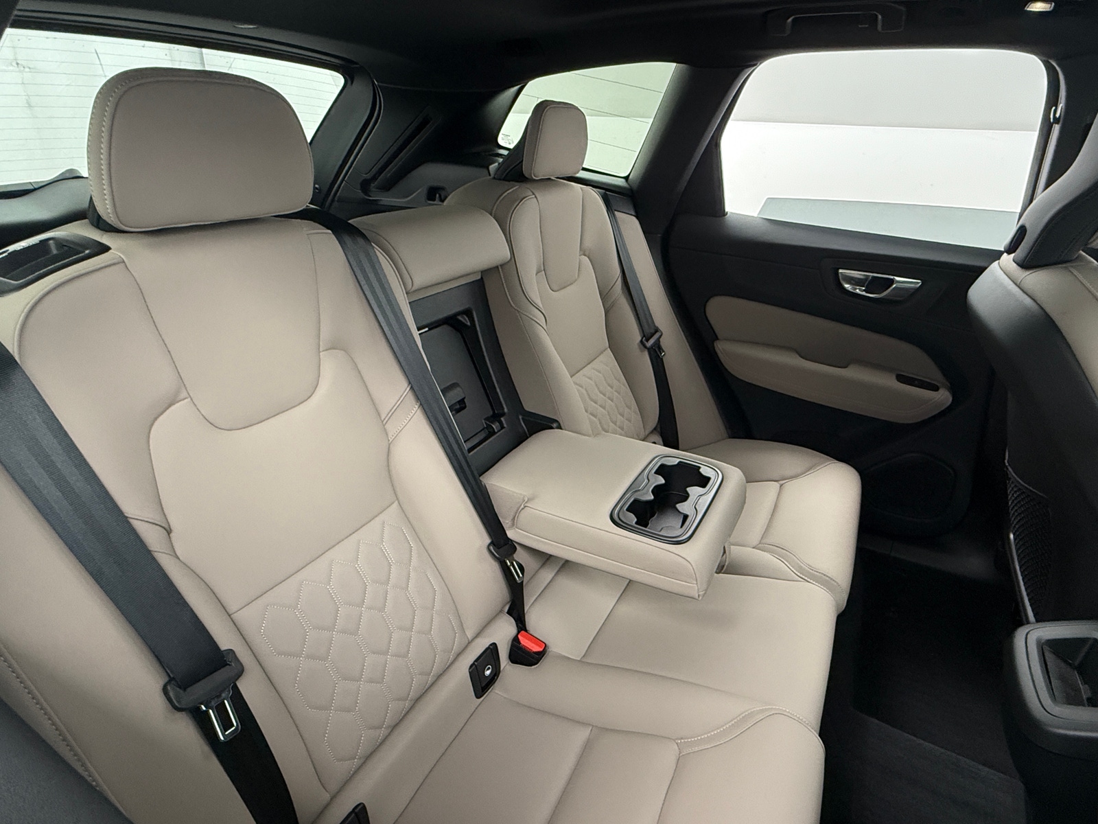 Thumbnail: 2026 Volvo XC60 - 5