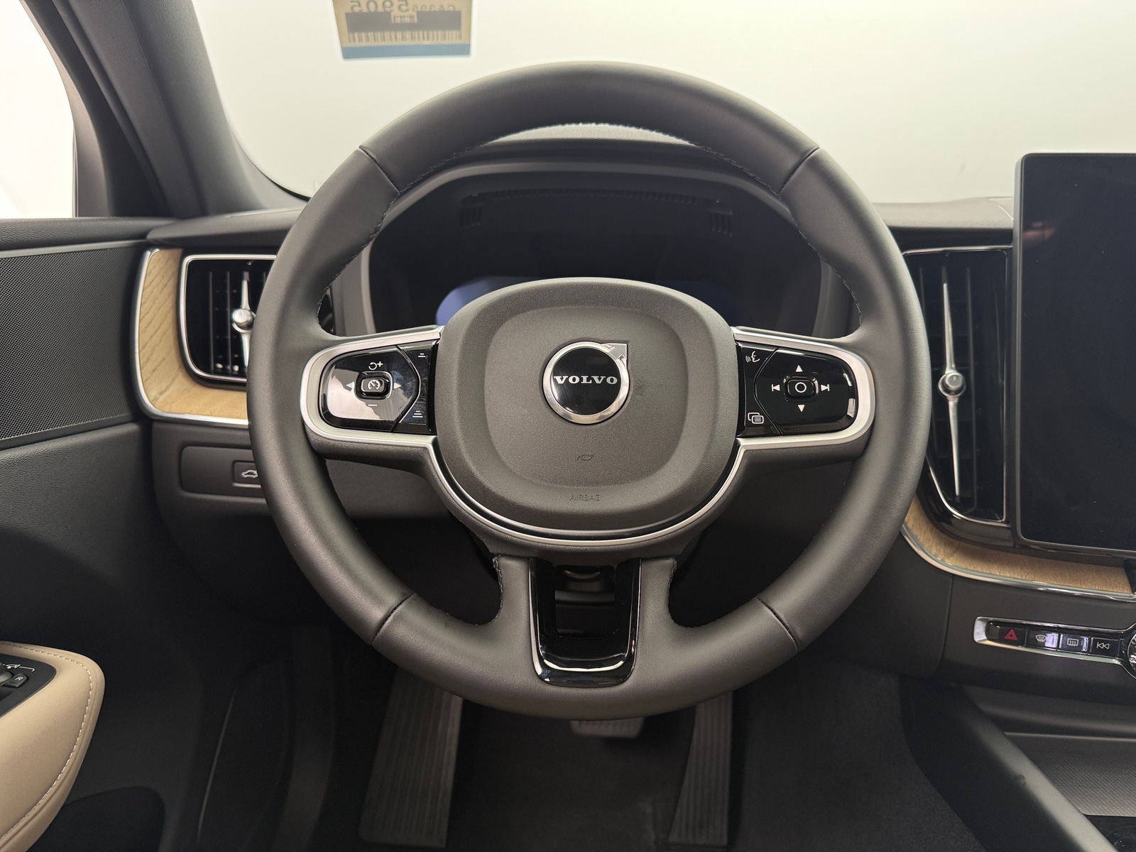 Thumbnail: 2026 Volvo XC60 - 4