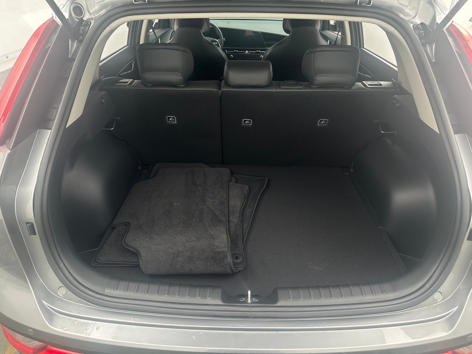 Thumbnail: 2024 Kia Niro - 7