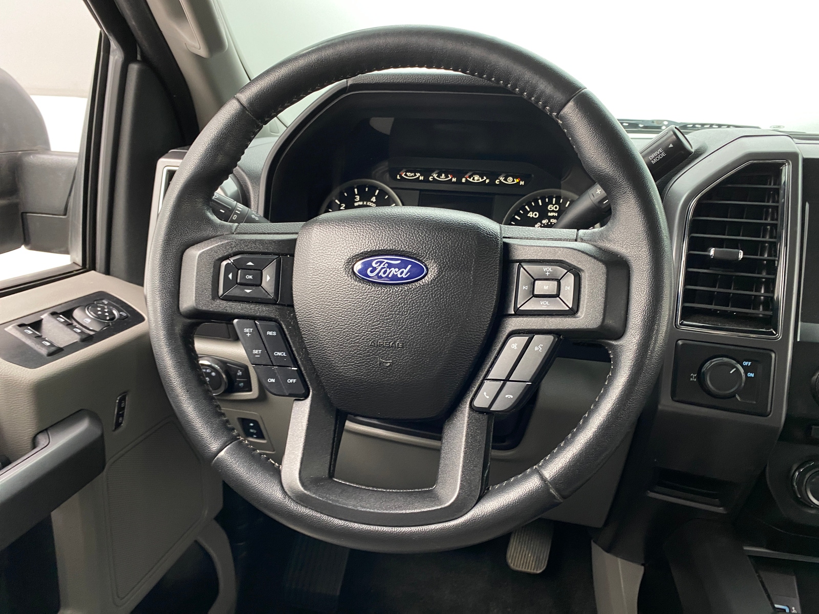 Thumbnail: 2018 Ford Econoline - 5