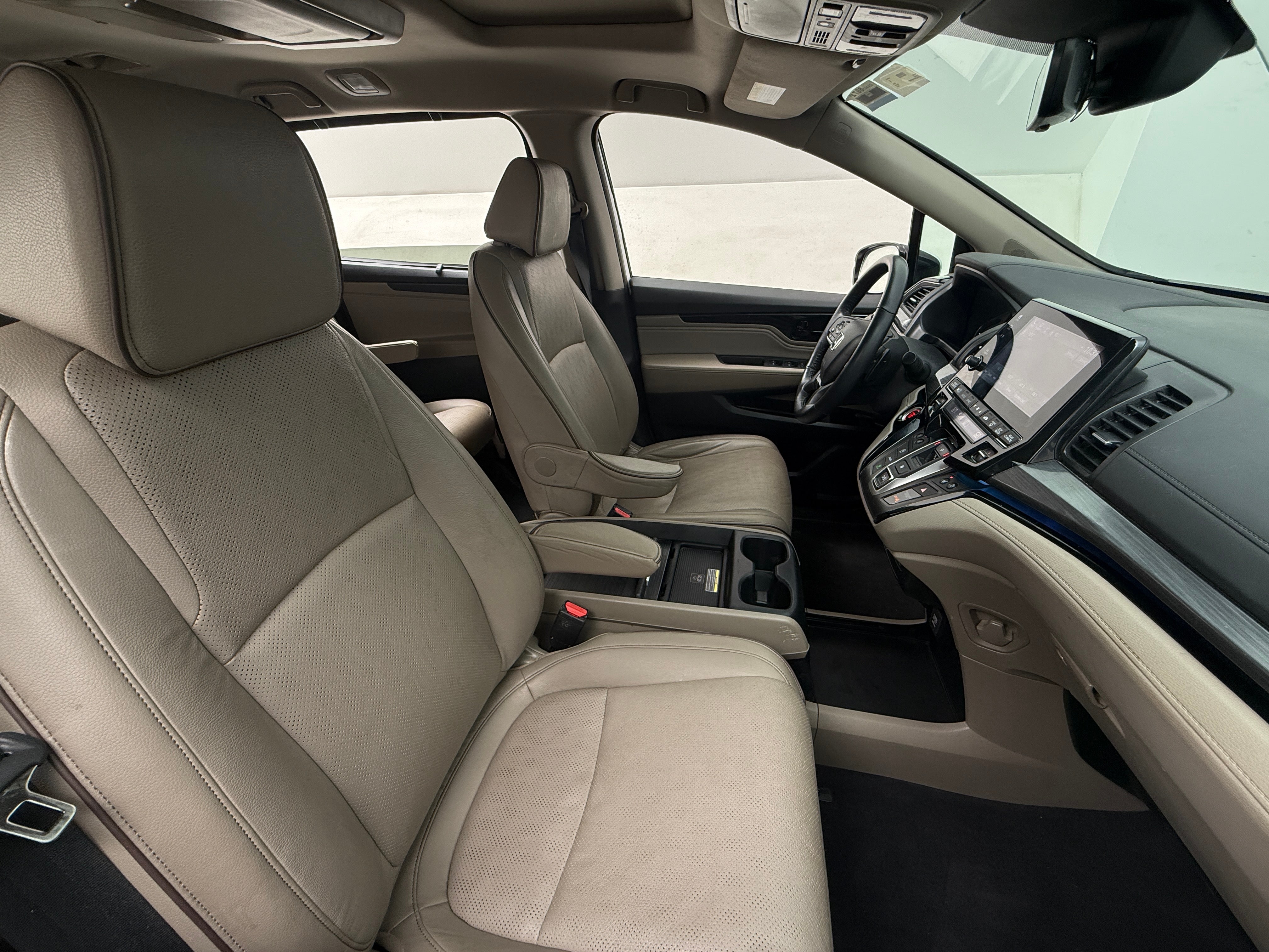 2023 Honda Odyssey - Image 1