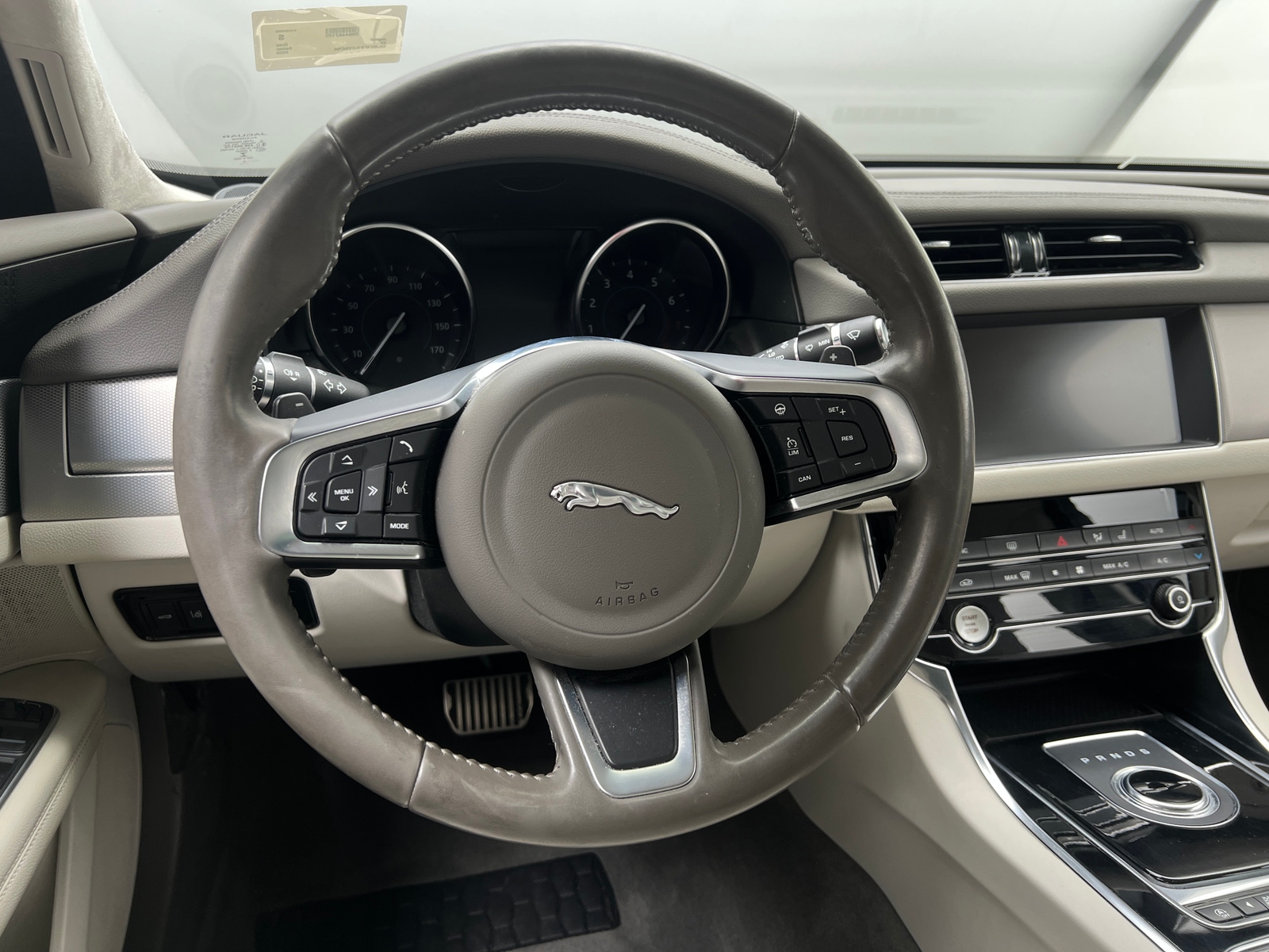 Thumbnail: 2020 Jaguar XF - 4