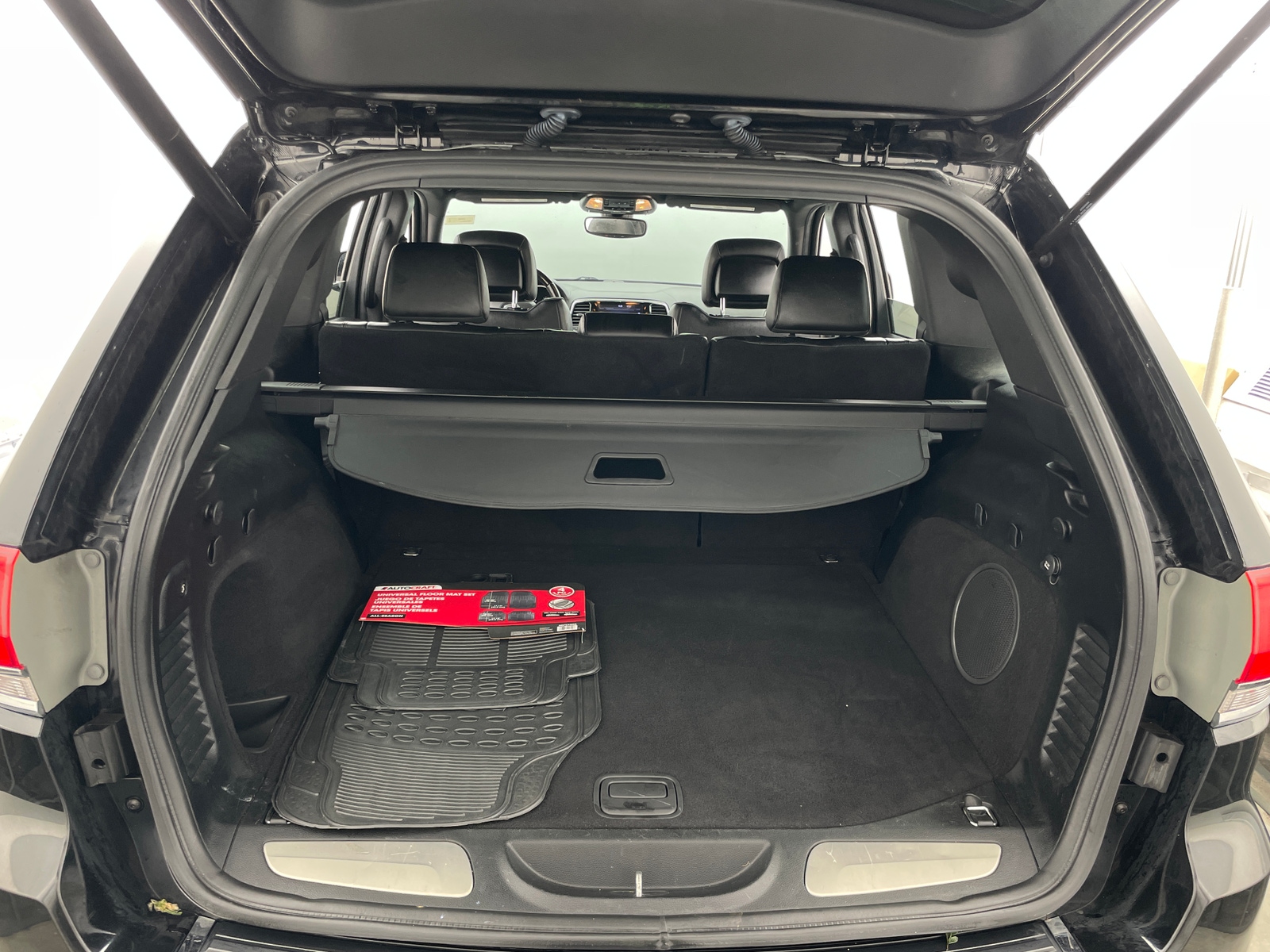 Thumbnail: 2019 Jeep Grand Cherokee - 6