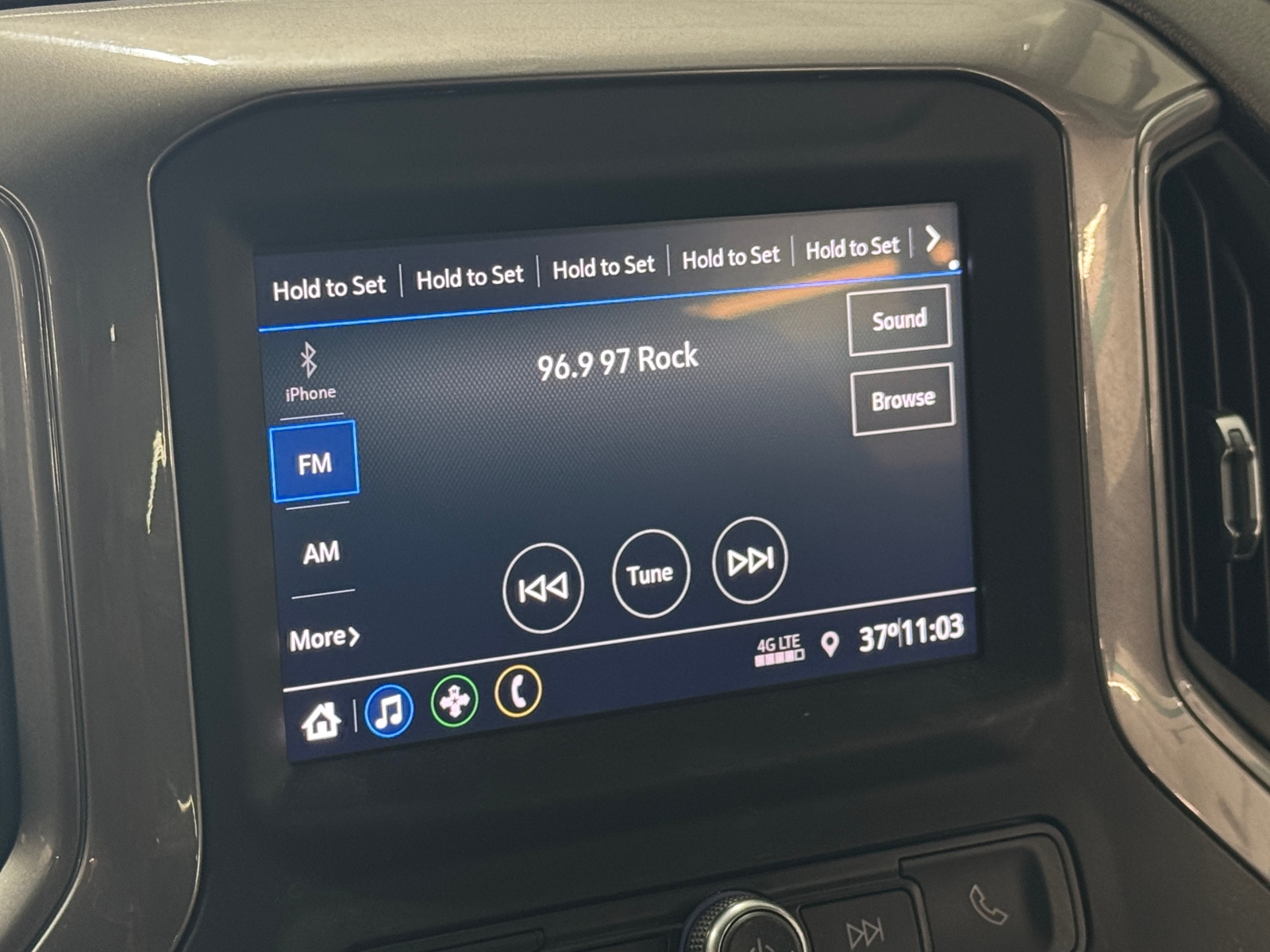 Thumbnail: 2021 Chevrolet Silverado 1500 - 4