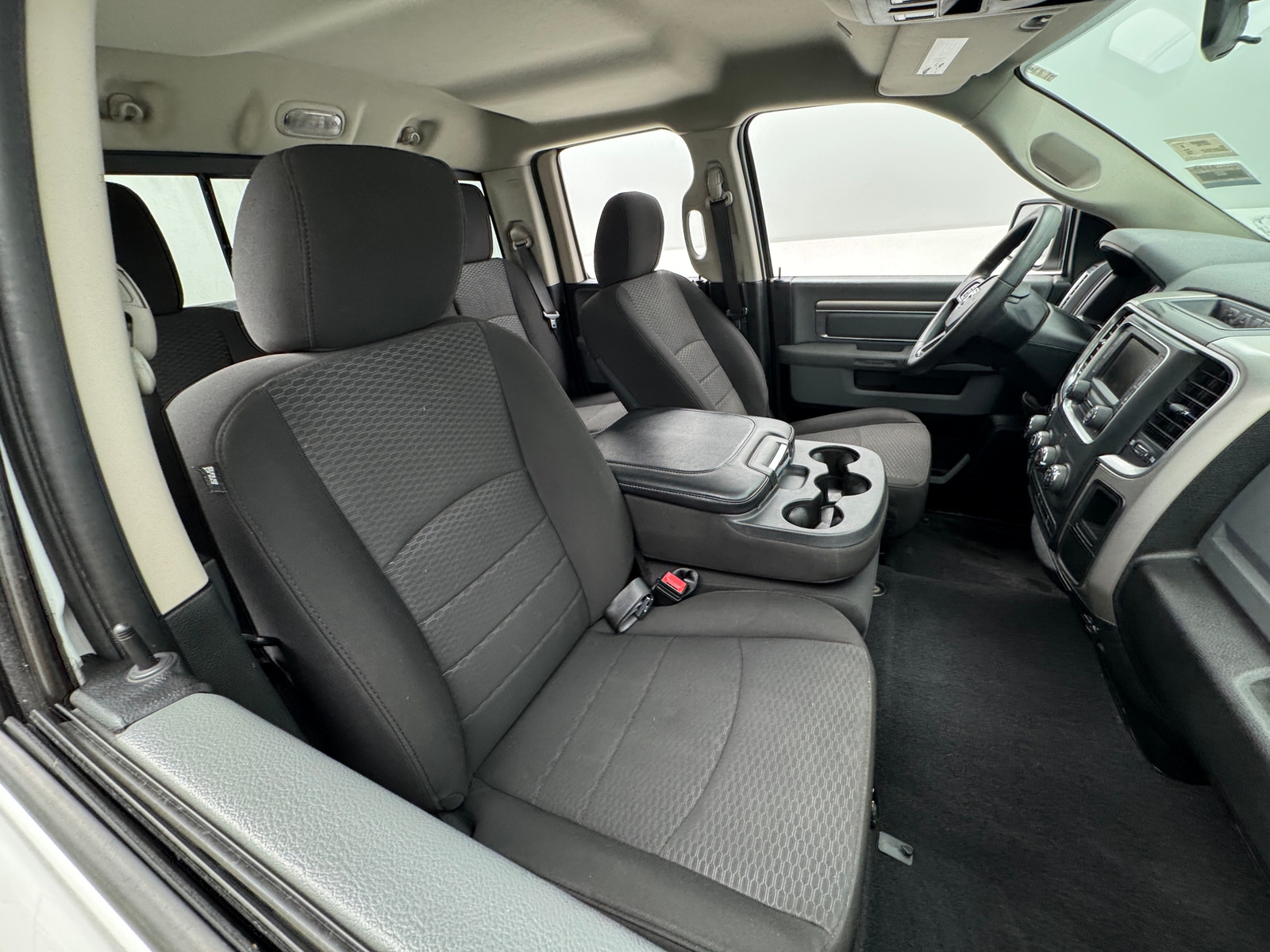 Thumbnail: 2020 RAM 1500 Classic - 2