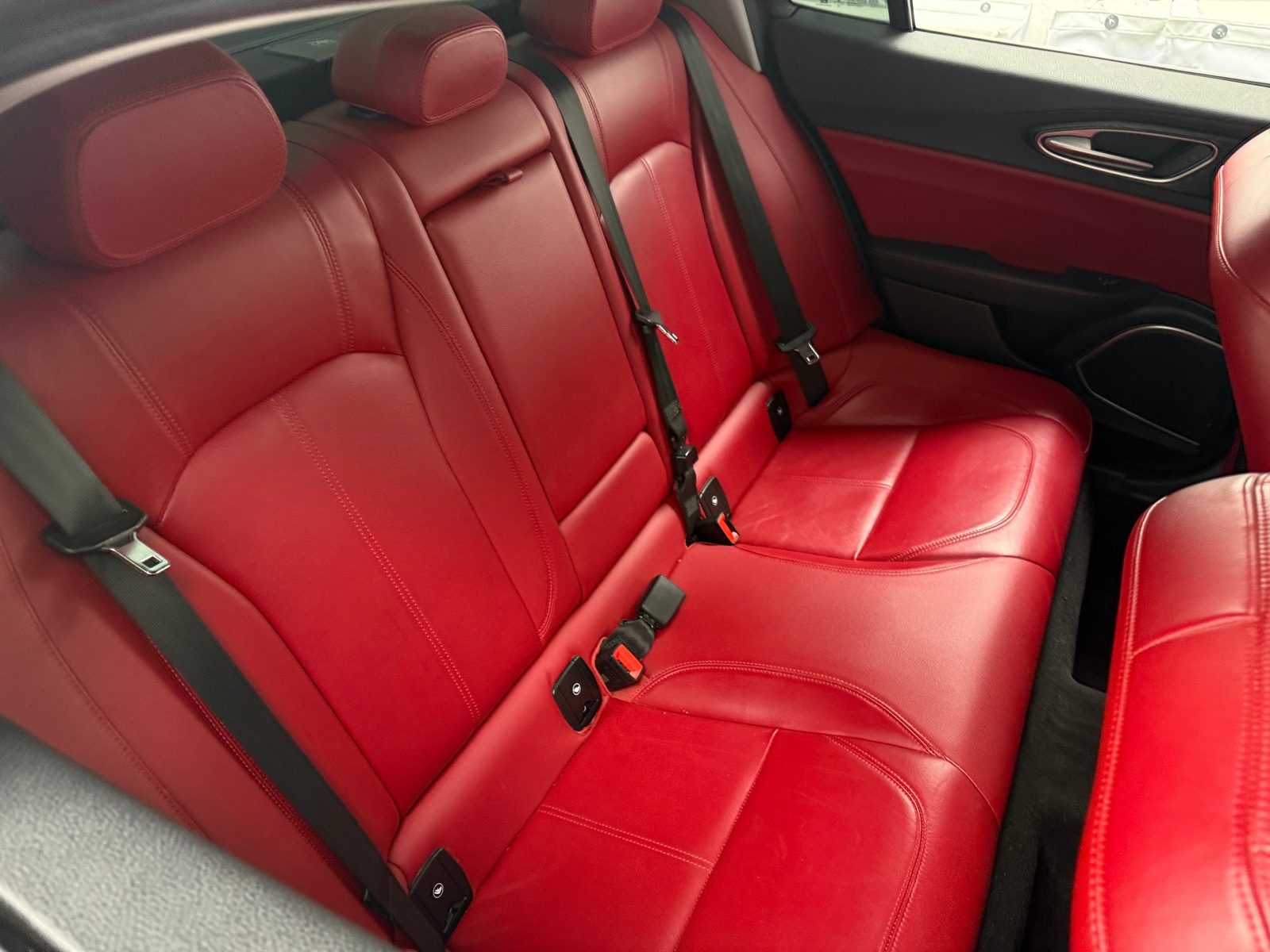 Thumbnail: 2021 Alfa Romeo Giulia - 5