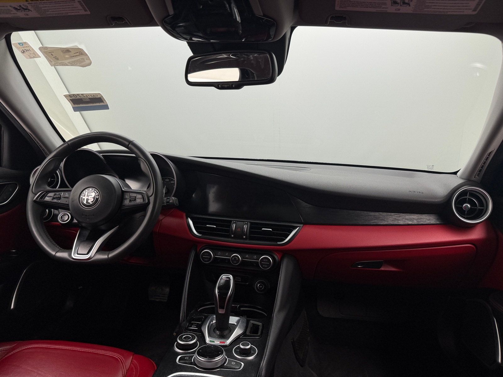 Thumbnail: 2021 Alfa Romeo Giulia - 2